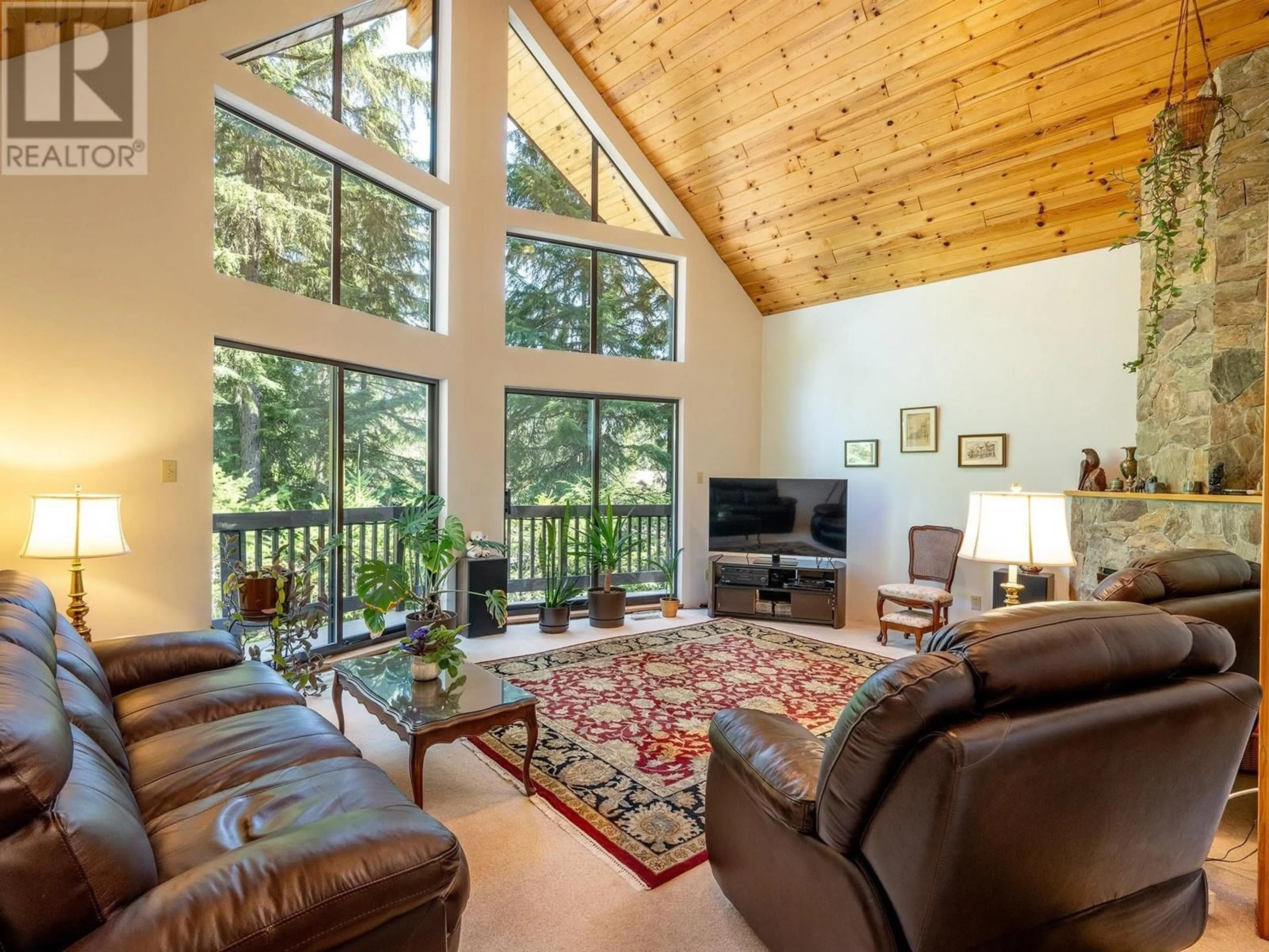 Living room, wood floors for 9340 EMERALD DRIVE, Whistler British Columbia V8E0G5