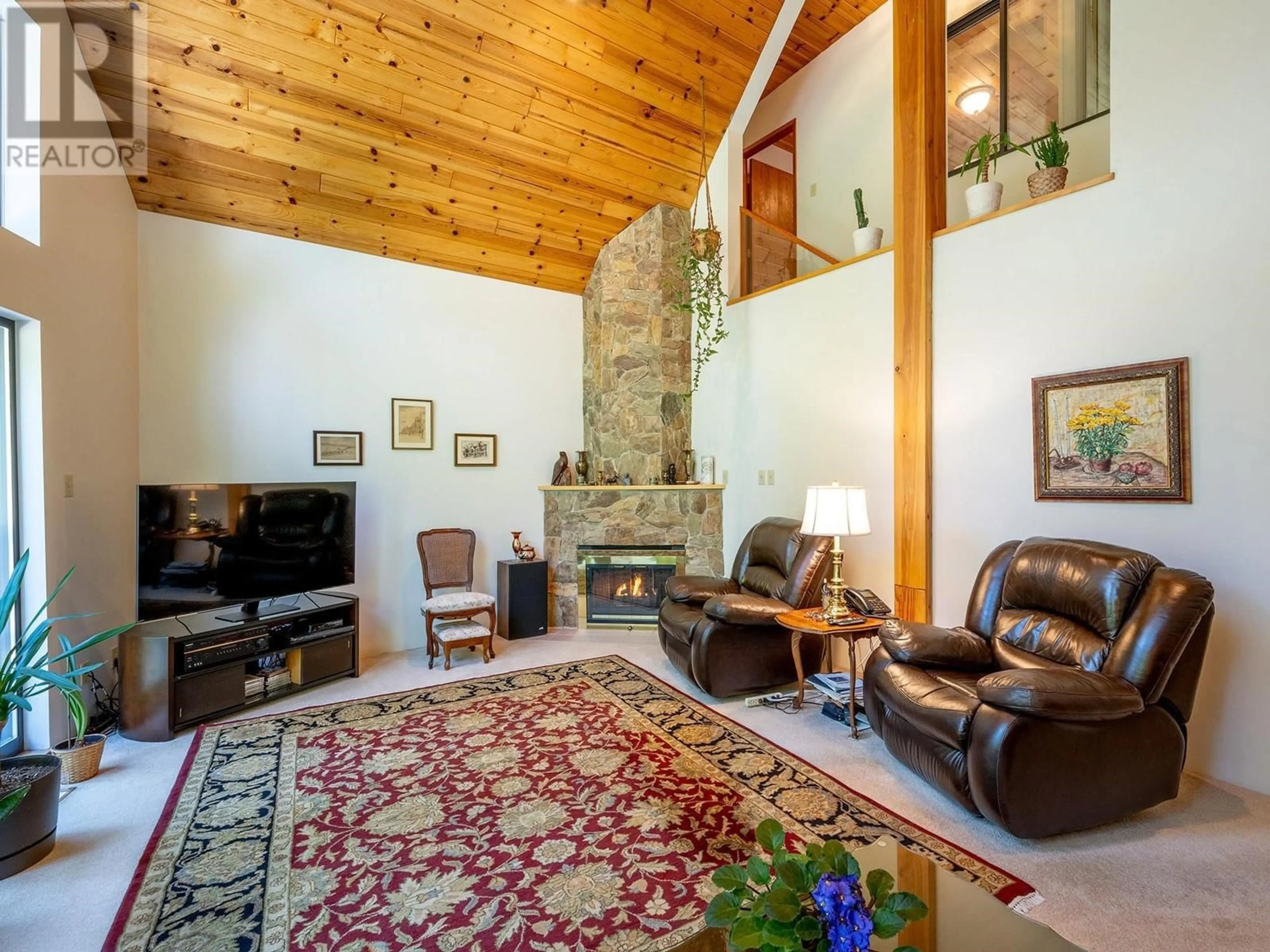 Living room, wood floors for 9340 EMERALD DRIVE, Whistler British Columbia V8E0G5