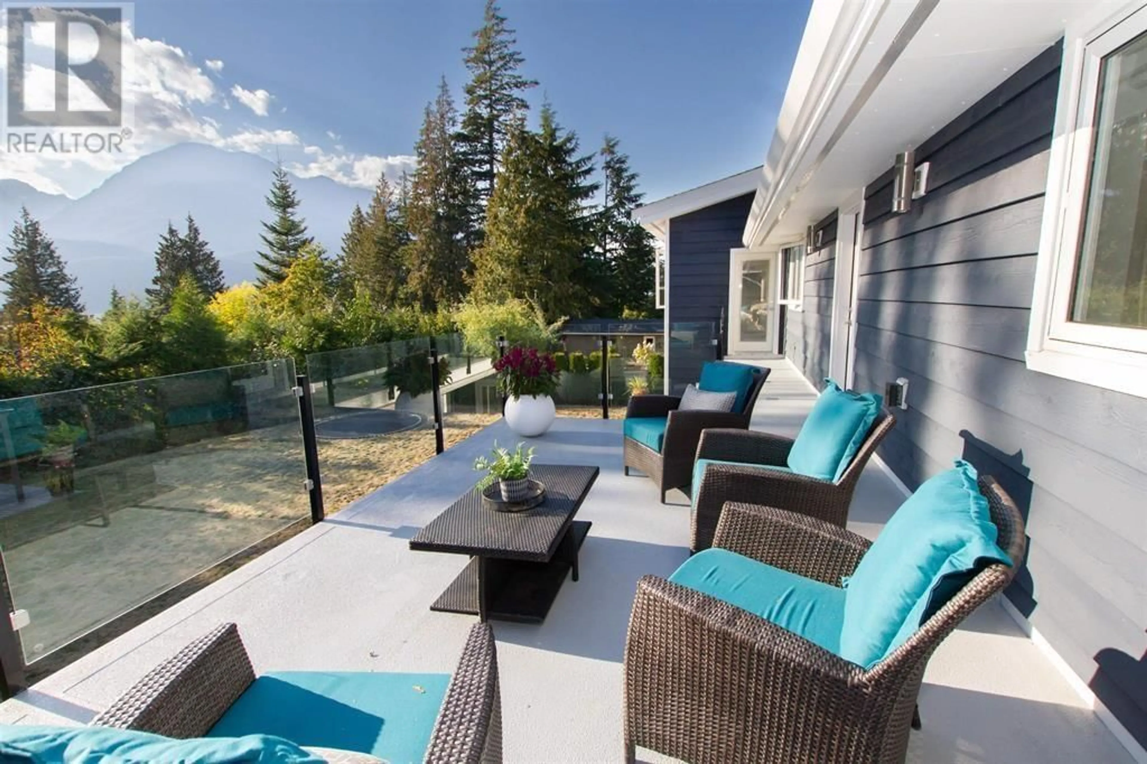 Patio, the fenced backyard for 40451 BRAEMAR DRIVE, Squamish British Columbia V8B0P3