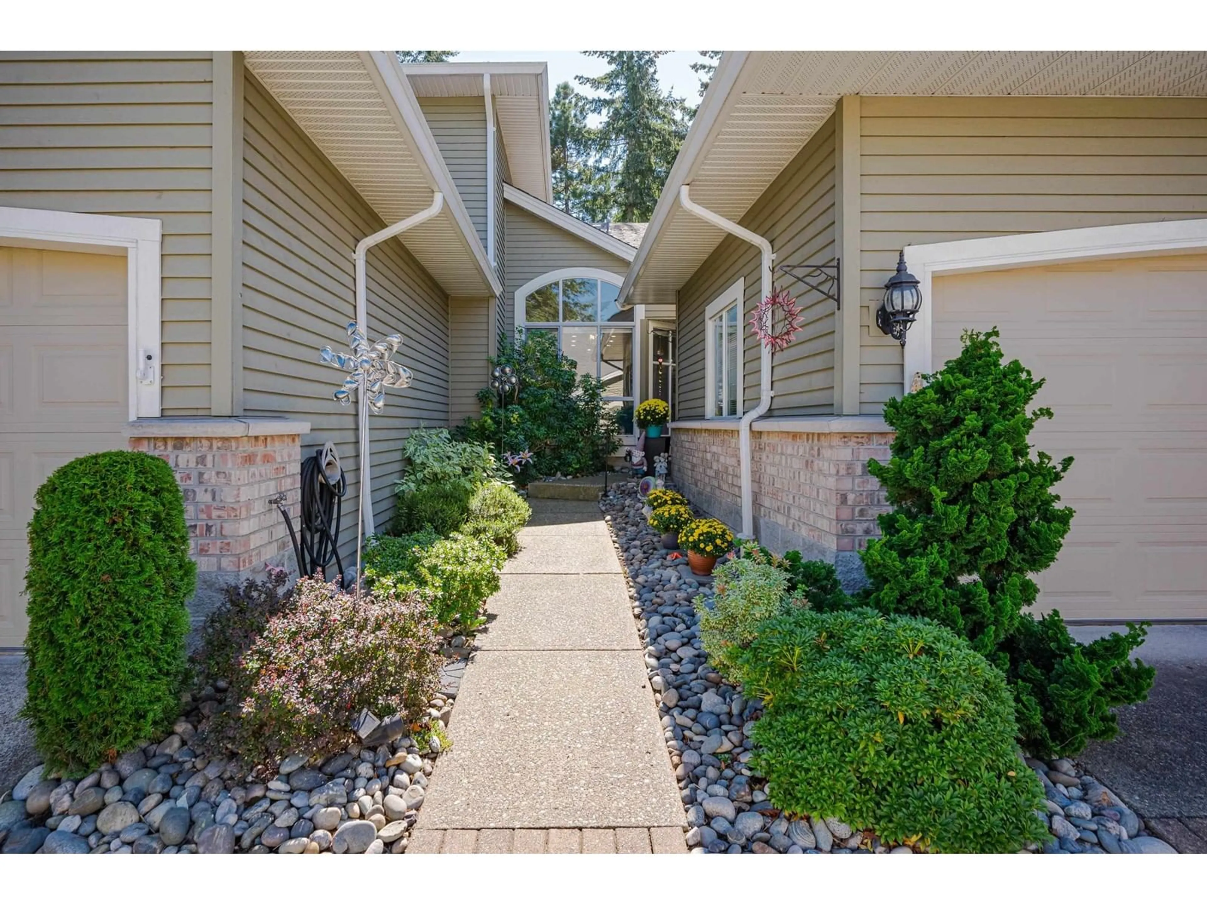 Indoor entryway for 21 2672 151 STREET, Surrey British Columbia V4P1A1