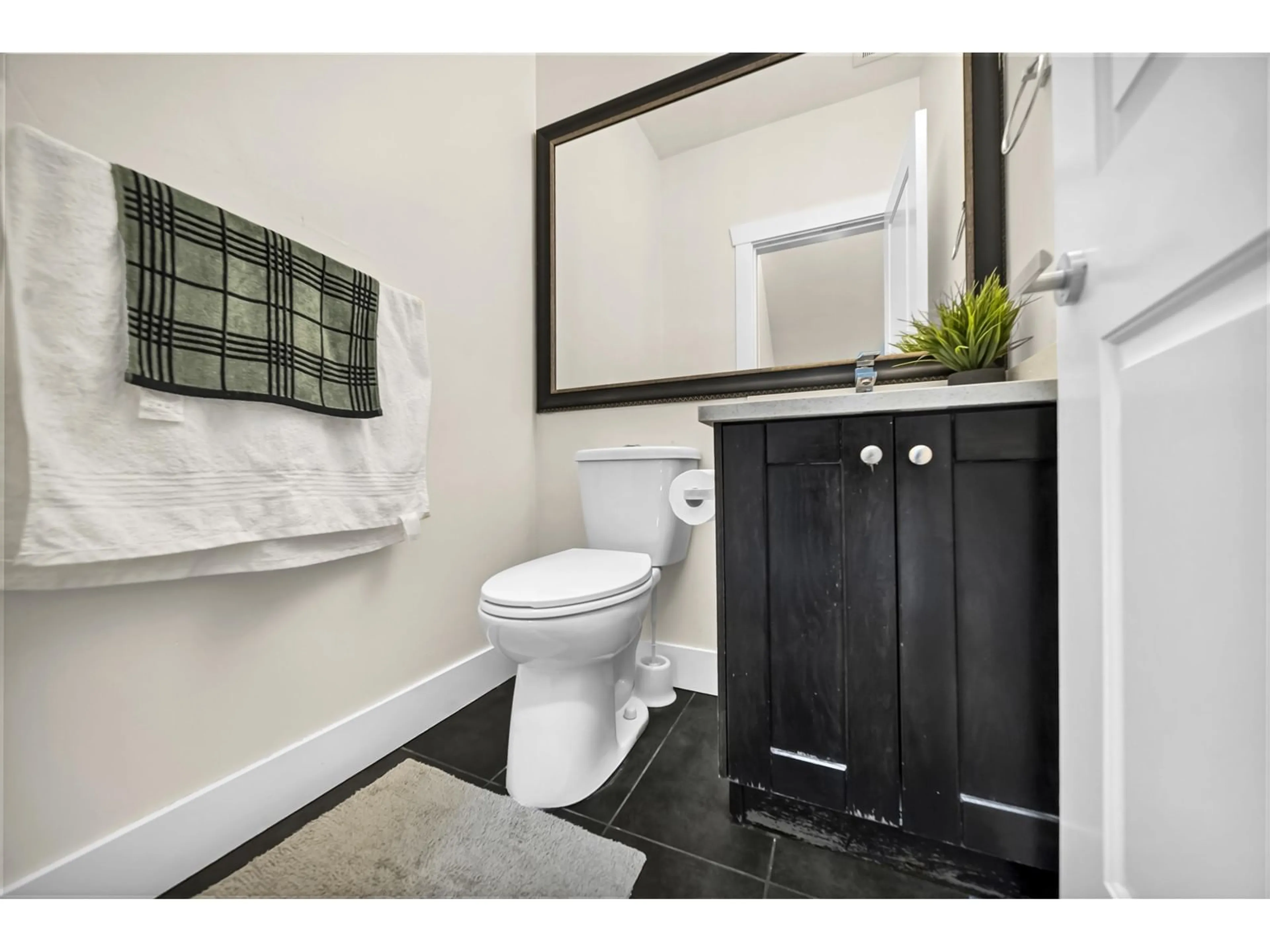 Standard bathroom, wood floors for 5 2950 LEFEUVRE ROAD, Abbotsford British Columbia V4X0B2