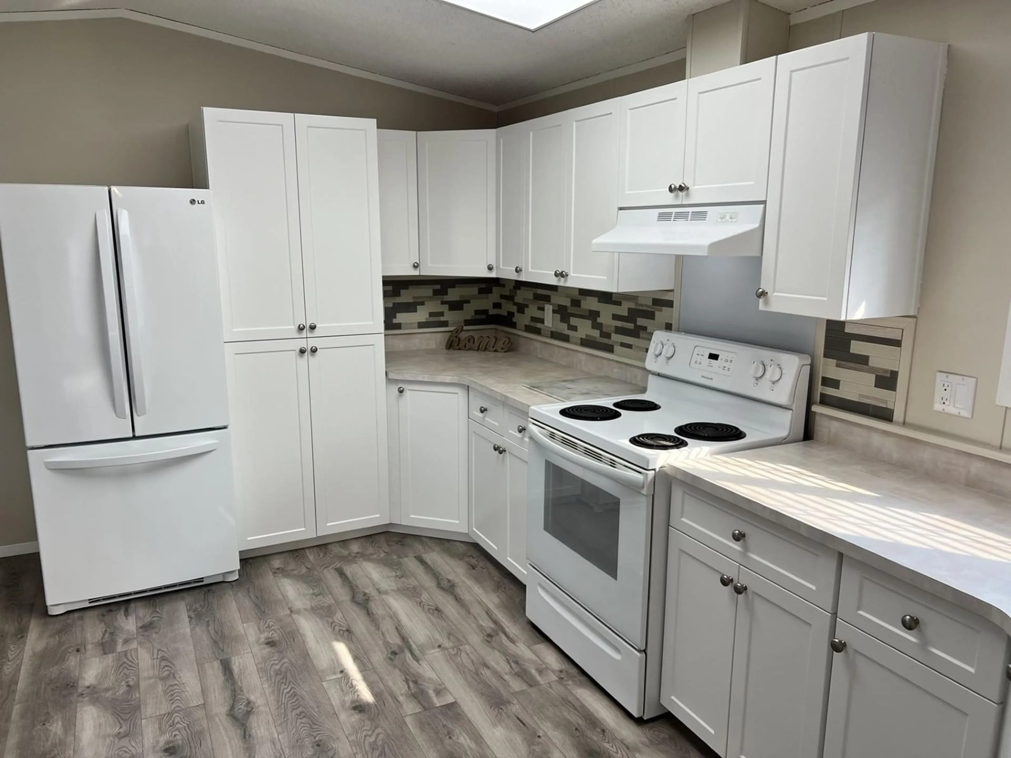 Standard kitchen, unknown for 94 - 3300 HORN, Abbotsford British Columbia V2S7Y6