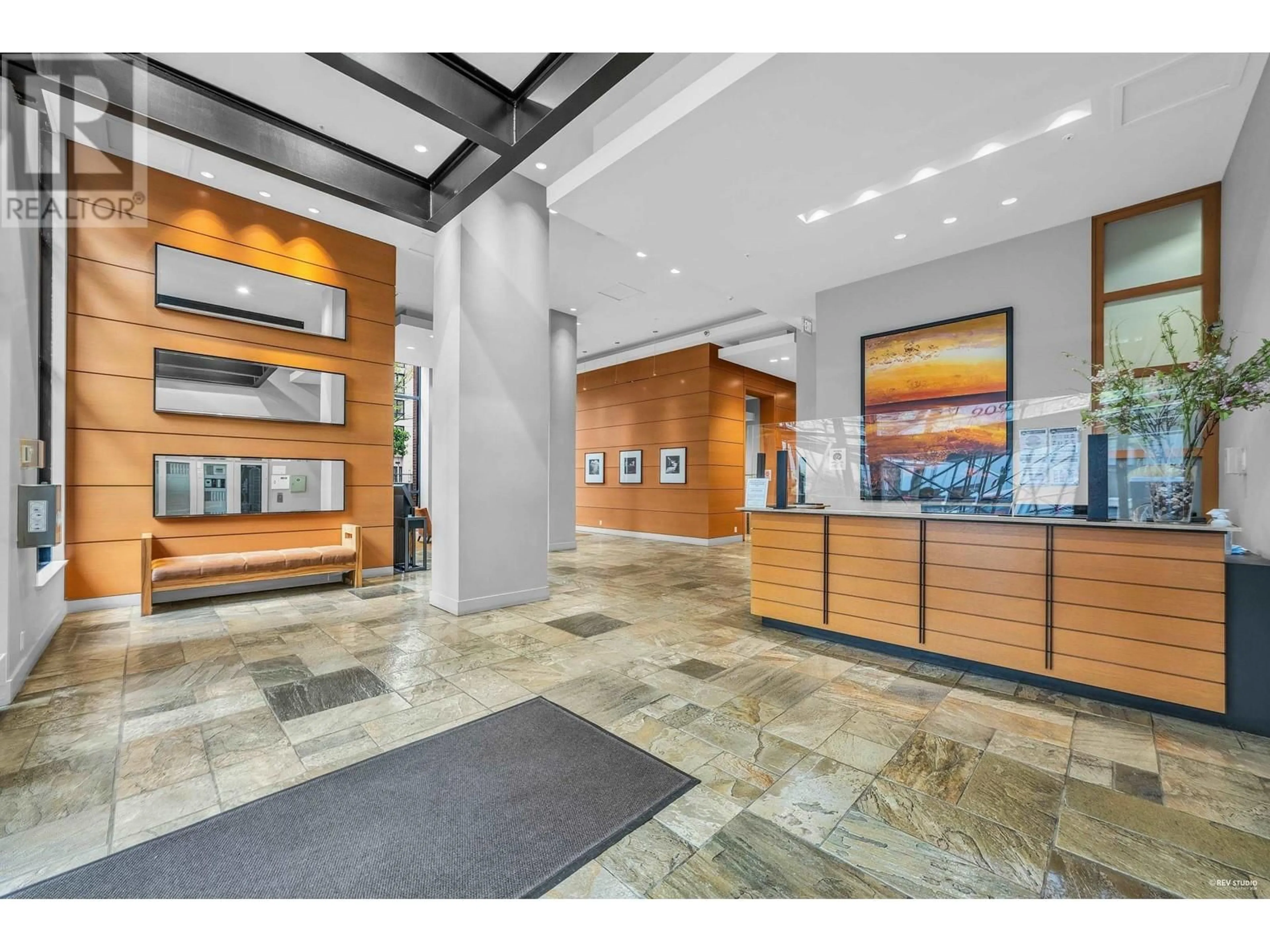 Indoor lobby for 601 909 MAINLAND STREET, Vancouver British Columbia V6B1S3