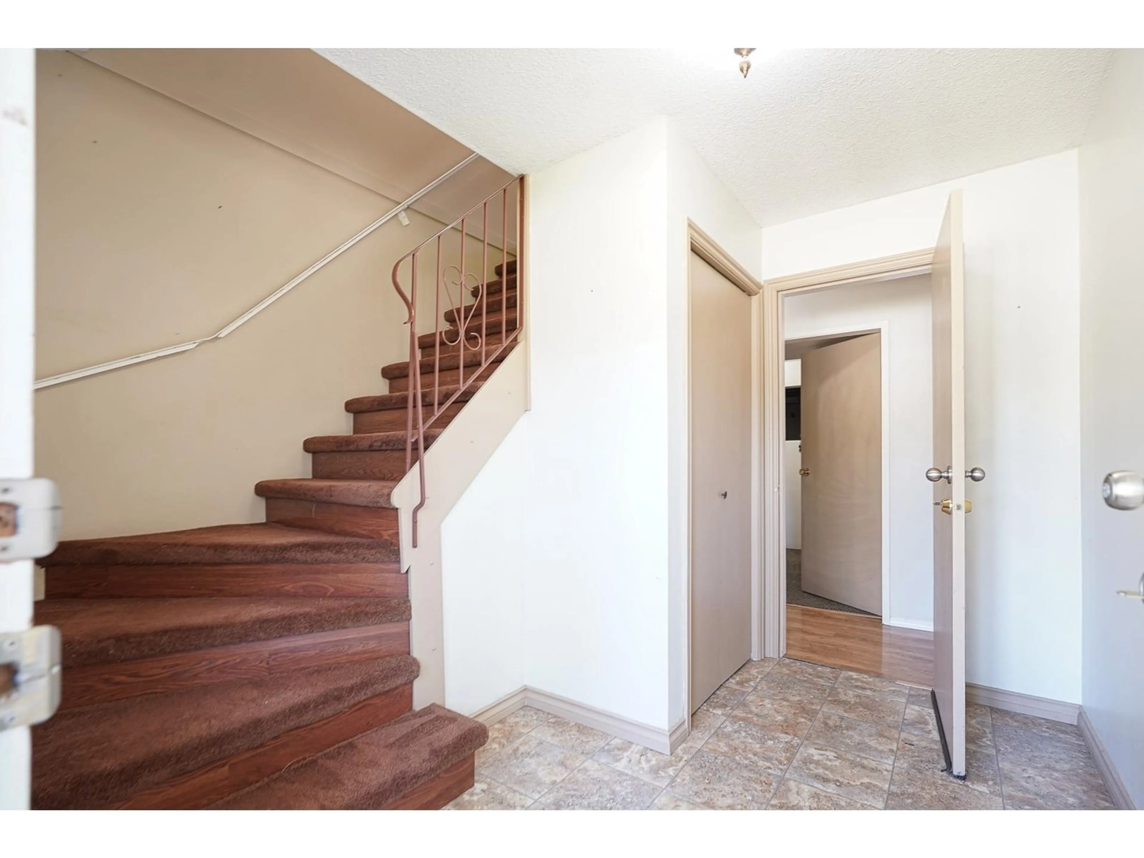 Indoor foyer, wood floors for 3722 197A STREET, Langley British Columbia V3A1B7