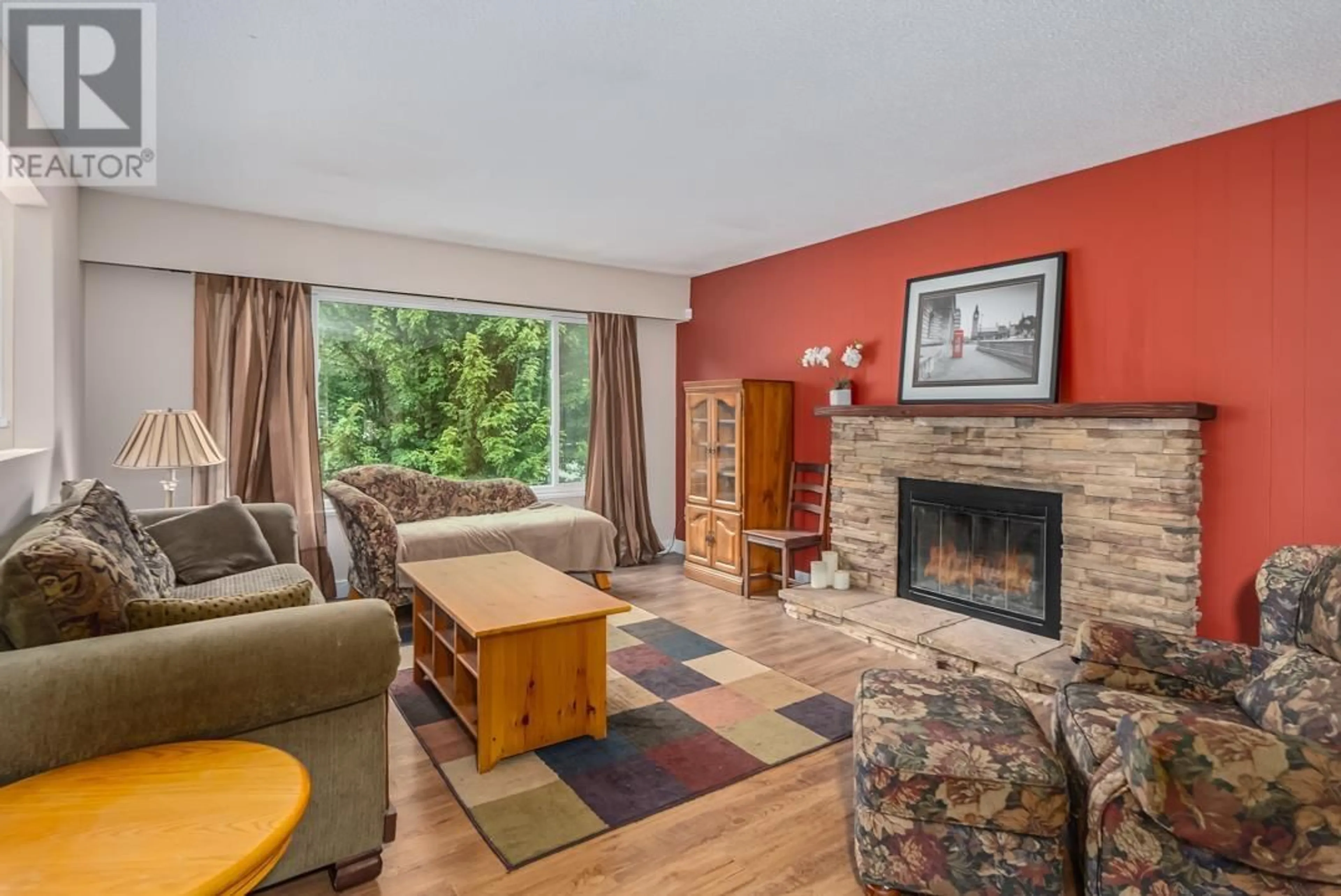 Living room, wood floors for 21166 119 AVENUE, Maple Ridge British Columbia V2X7N7