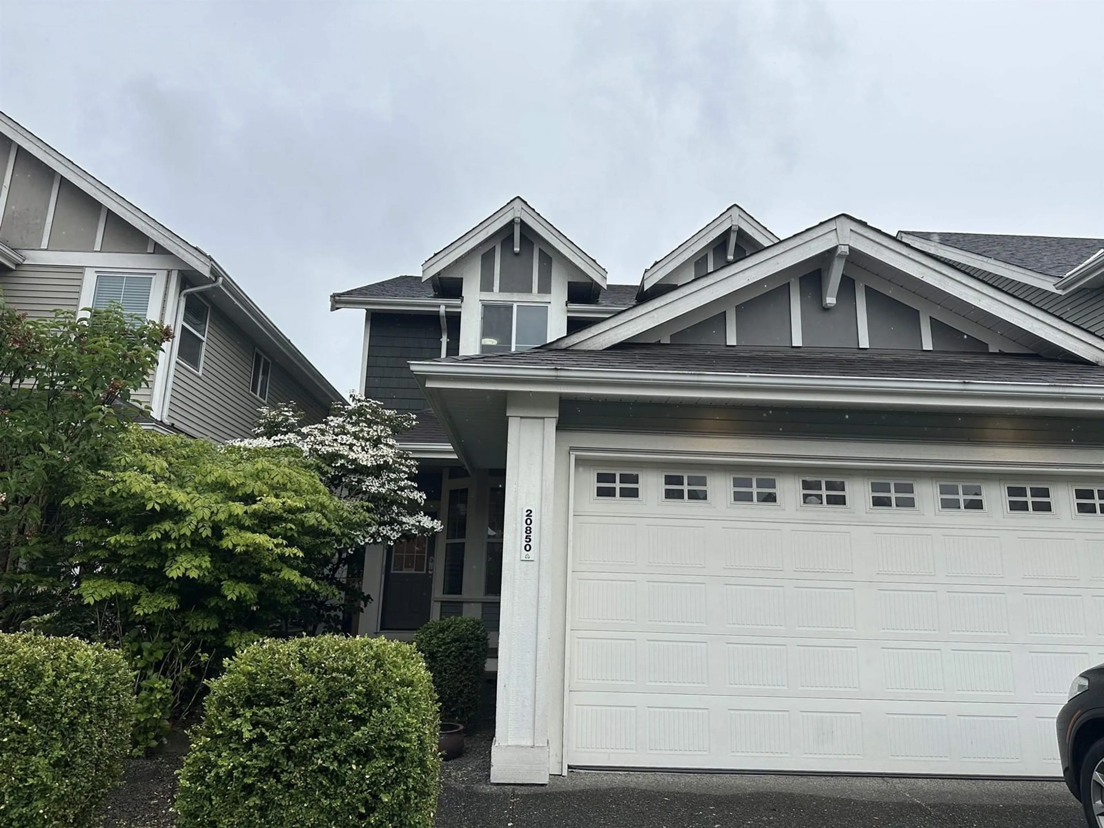 Frontside or backside of a home, cottage for 20850 84A AVENUE, Langley British Columbia V2Y0A4