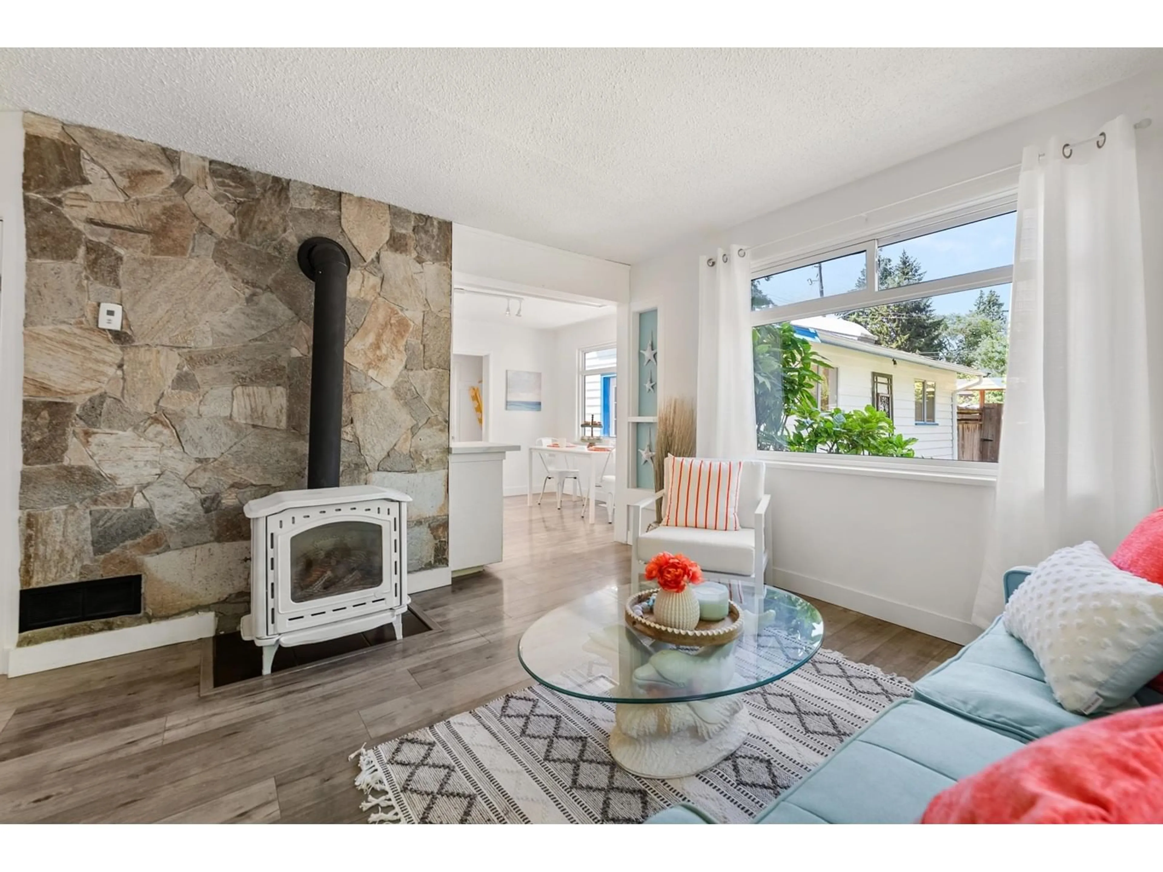 Living room with furniture, ceramic/tile floor for 12310 SULLIVAN STREET, Surrey British Columbia V4A3B8