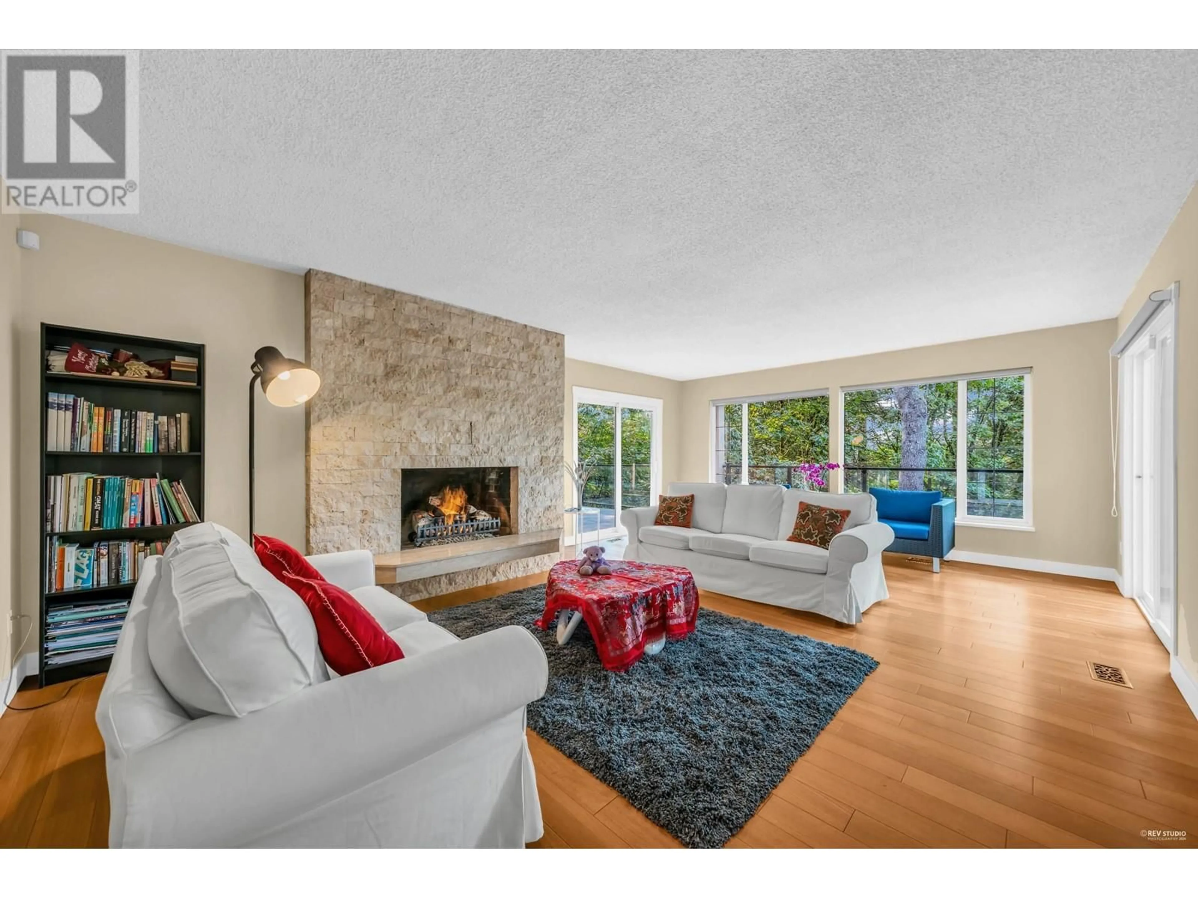 Living room with furniture, unknown for 4341 KEITH ROAD, West Vancouver British Columbia V7W2L9