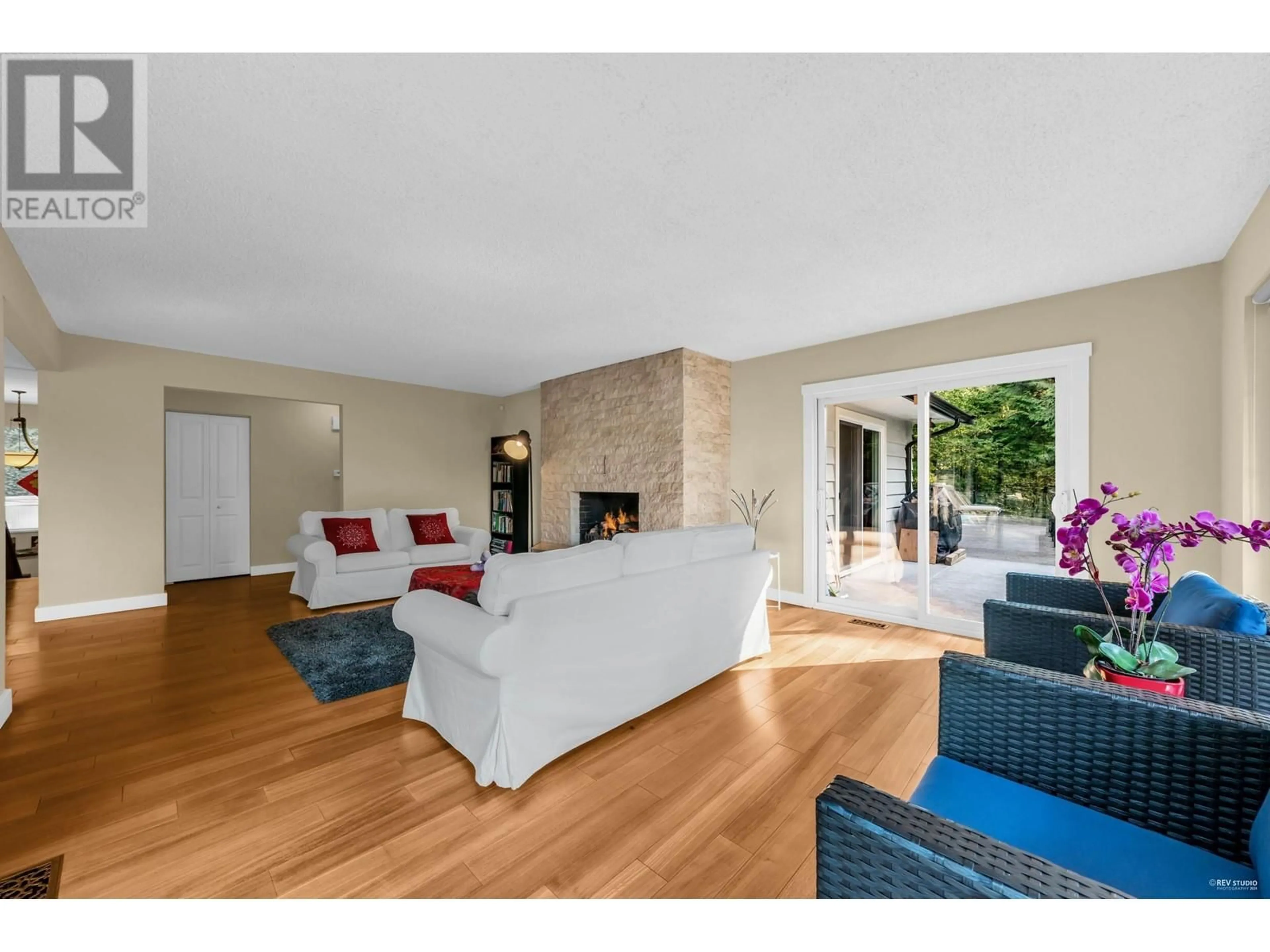 Living room with furniture, unknown for 4341 KEITH ROAD, West Vancouver British Columbia V7W2L9