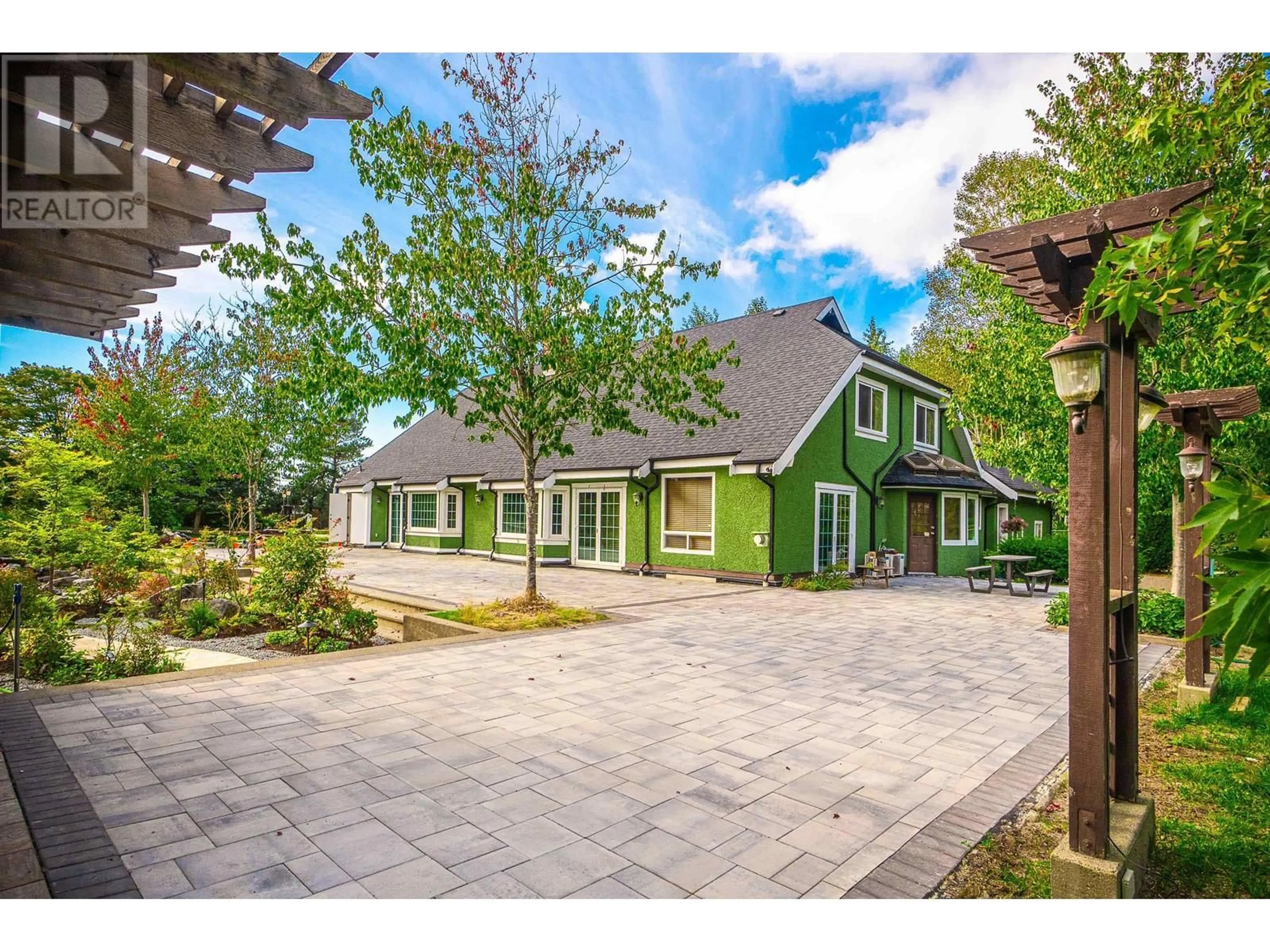A pic from outside/outdoor area/front of a property/back of a property/a pic from drone, street for 9260 SIDAWAY ROAD, Richmond British Columbia V6W1C2