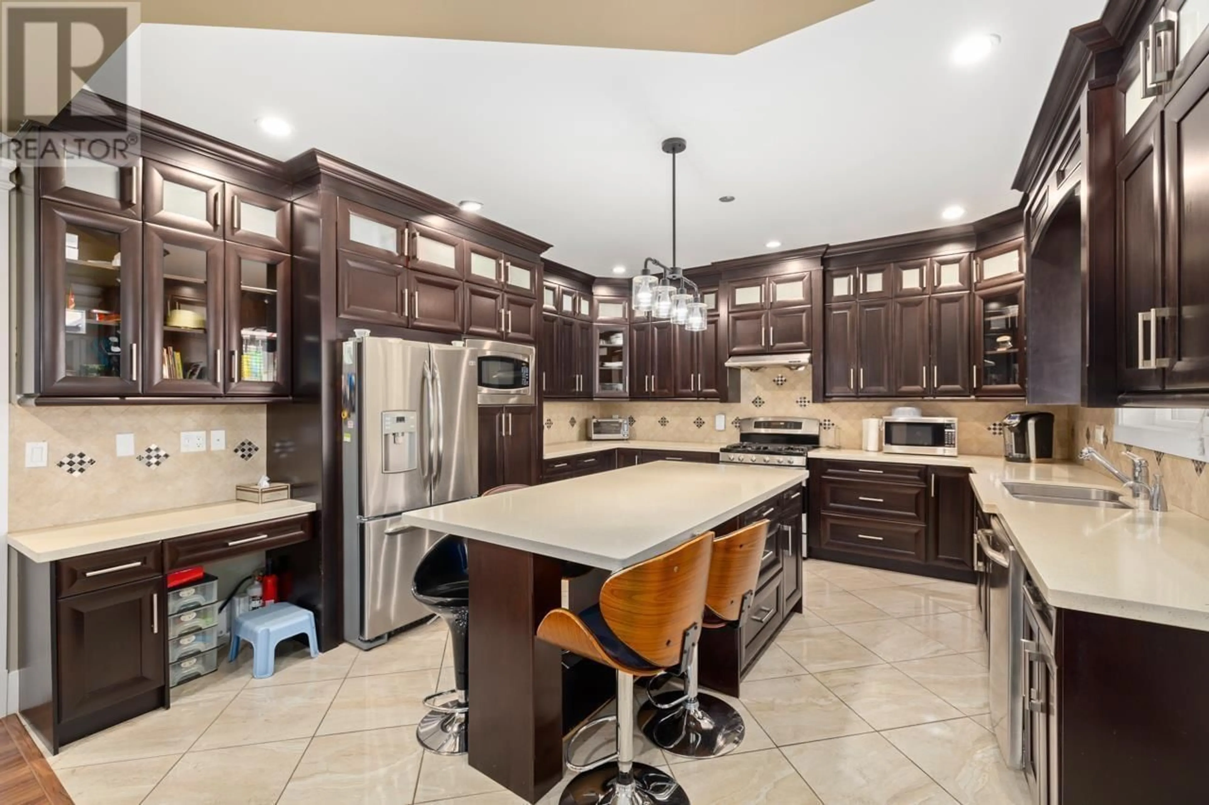 Open concept kitchen, ceramic/tile floor for 5223 WESTMINSTER AVENUE, Ladner British Columbia V4K2J4