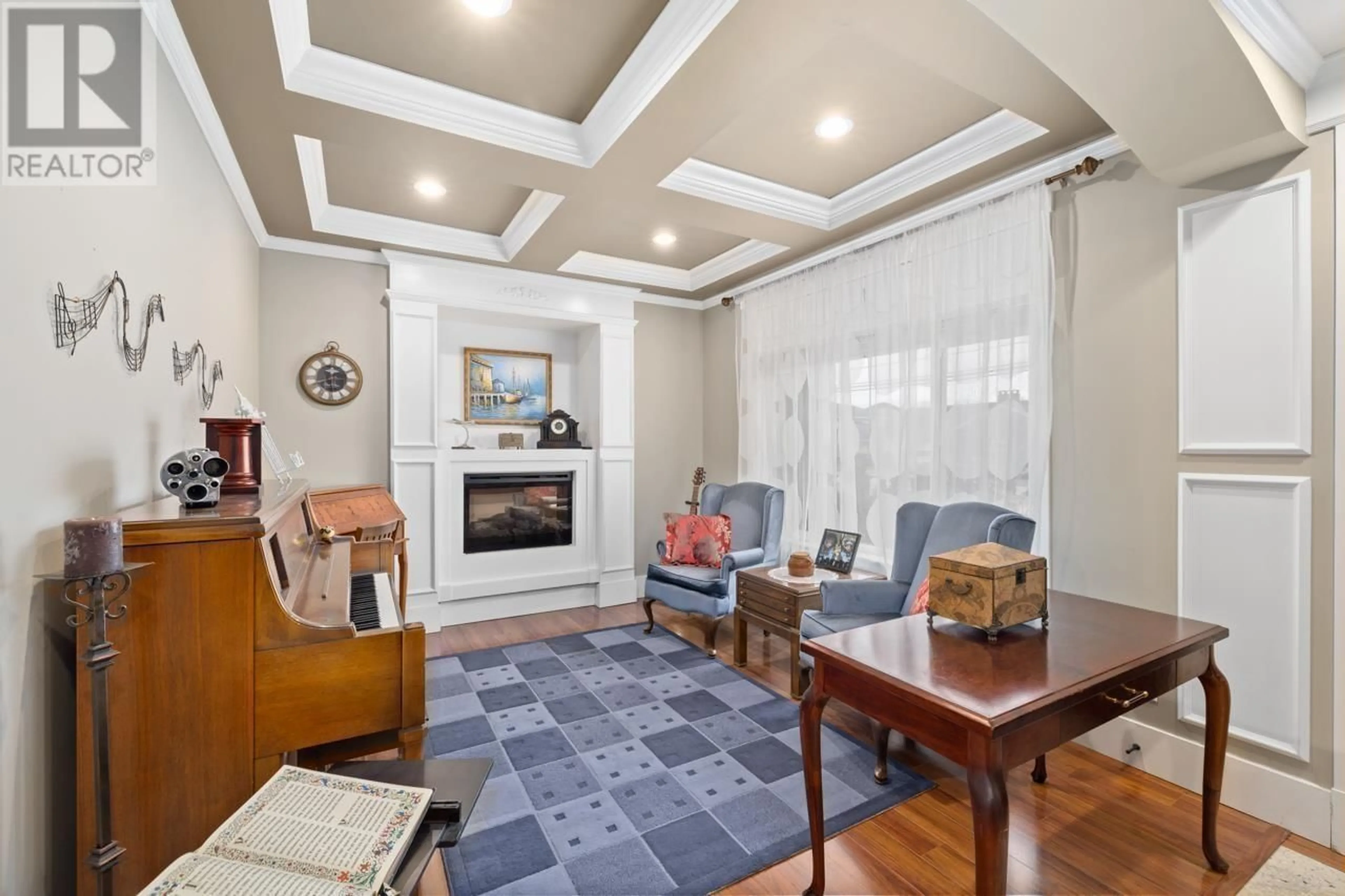 Living room with furniture, unknown for 5223 WESTMINSTER AVENUE, Ladner British Columbia V4K2J4