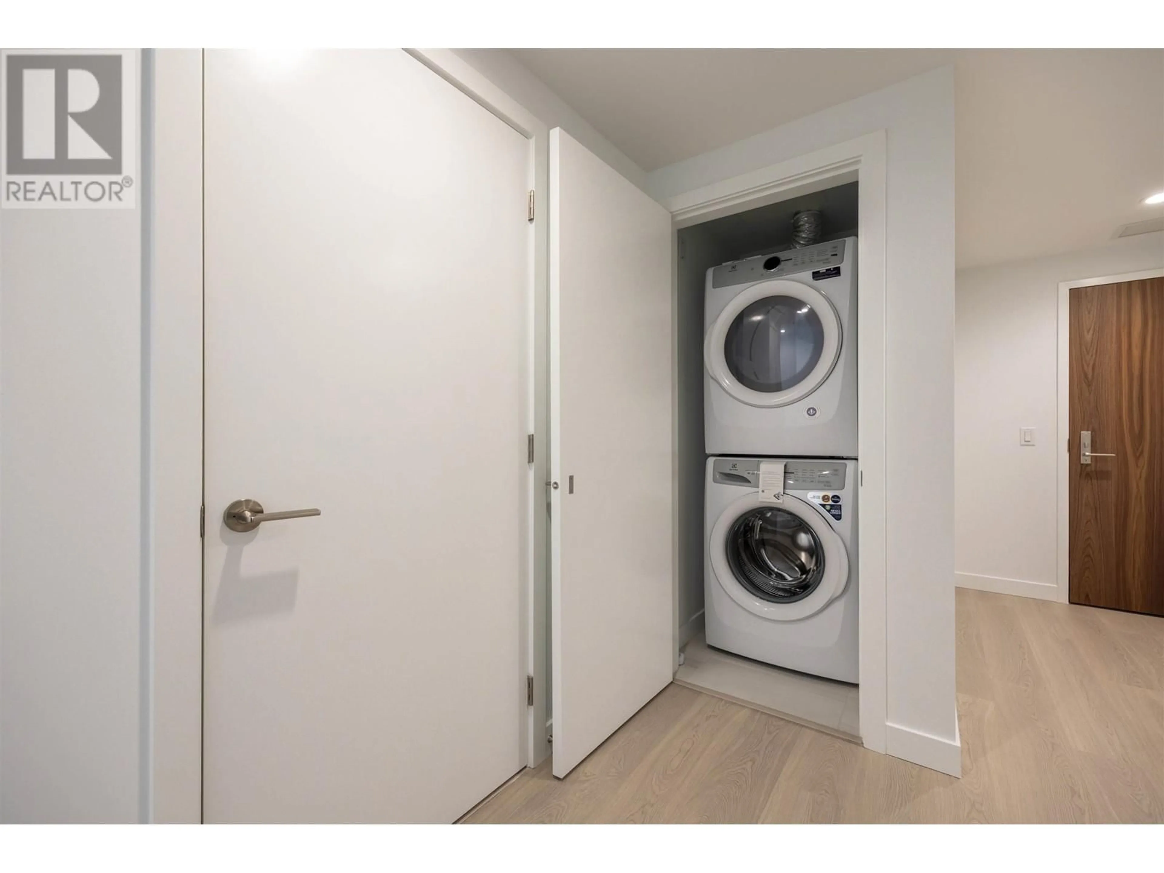 Laundry room for 207 6537 TELFORD AVENUE, Burnaby British Columbia V5H0K9