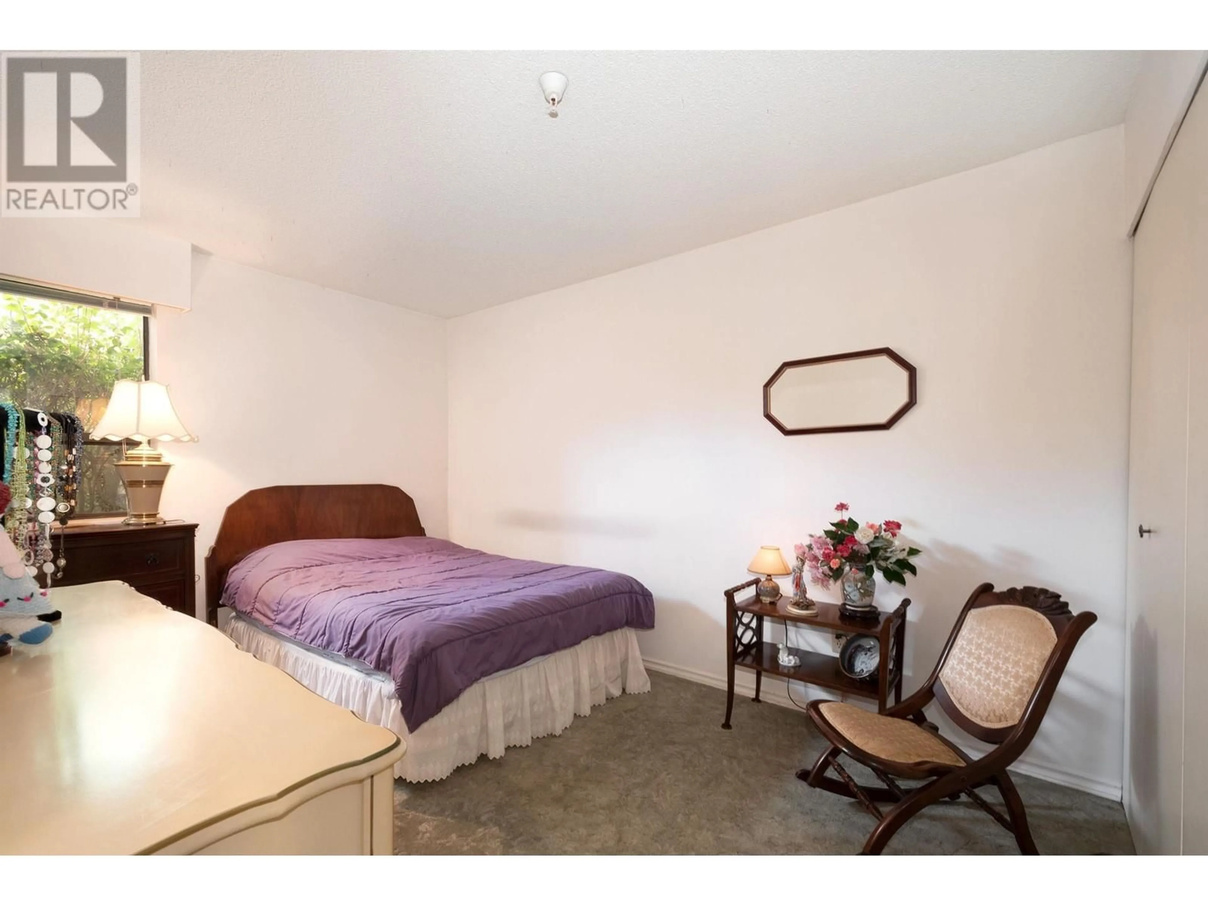 A pic of a room, unknown floor for 103 1340 DUCHESS AVENUE, West Vancouver British Columbia V7T1H6