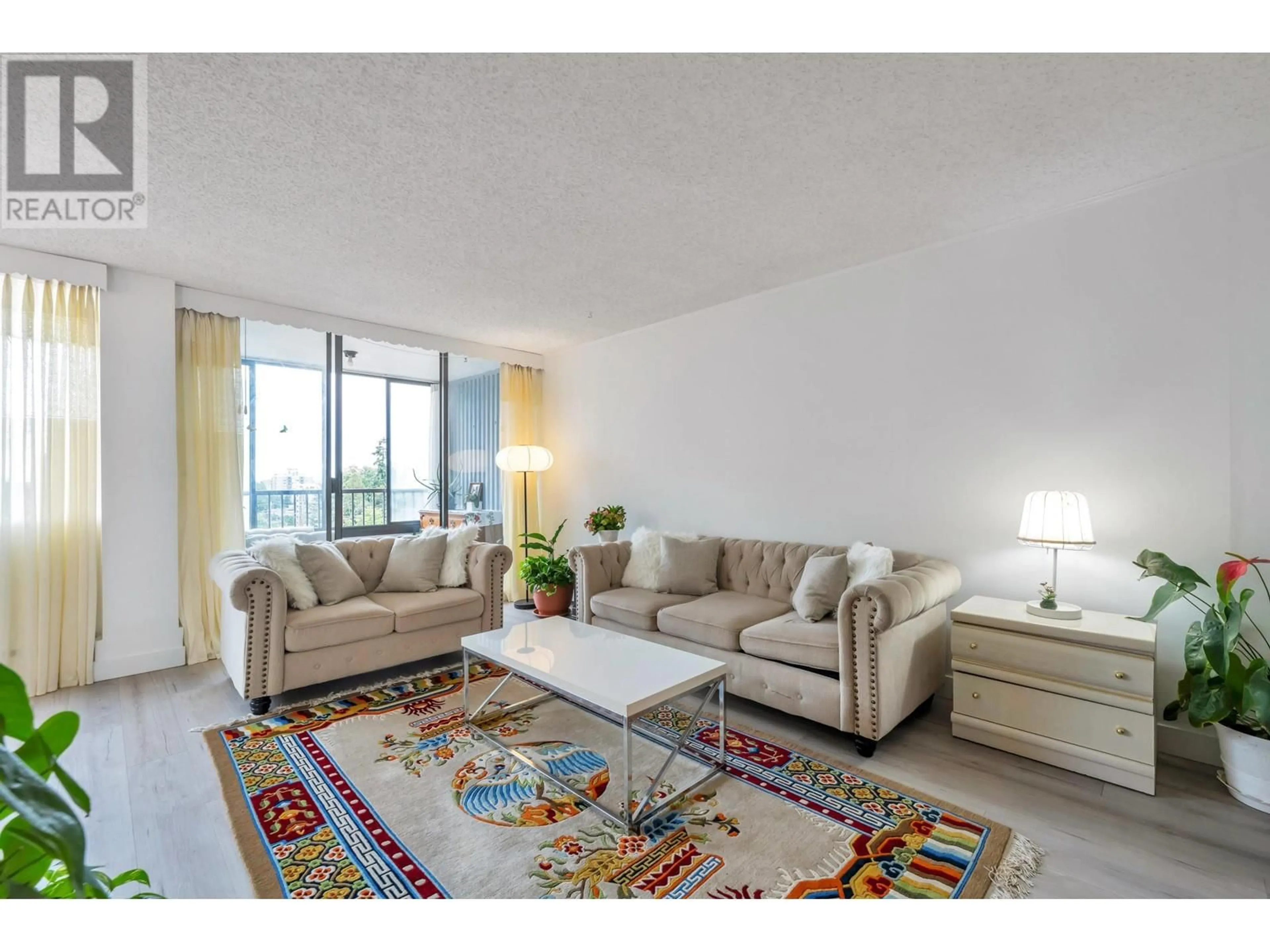 Living room, carpet floors for 805 740 HAMILTON STREET, New Westminster British Columbia V3M5T7