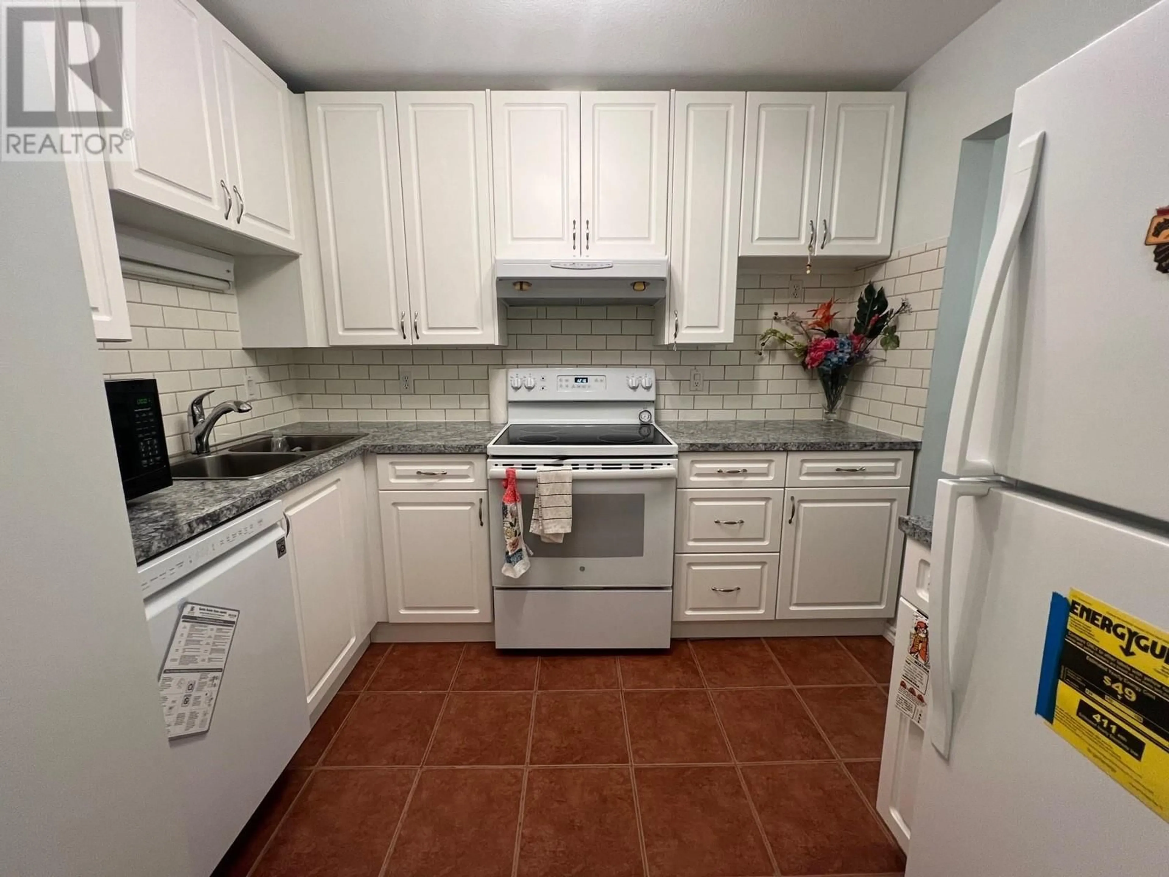 Standard kitchen, wood floors, cottage for 306 1150 DUFFERIN STREET, Coquitlam British Columbia V3B7M8