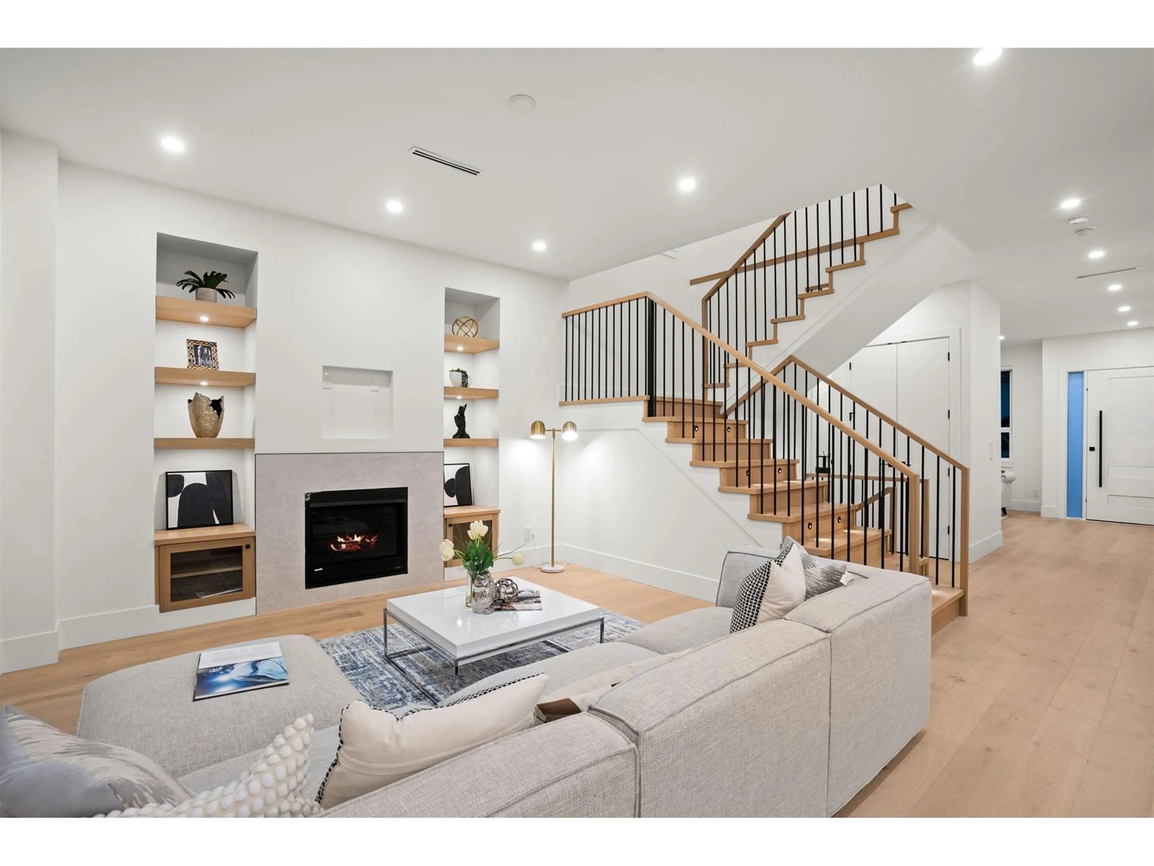 Living room, wood floors for 7531 205 STREET, Langley British Columbia V2Y1V5