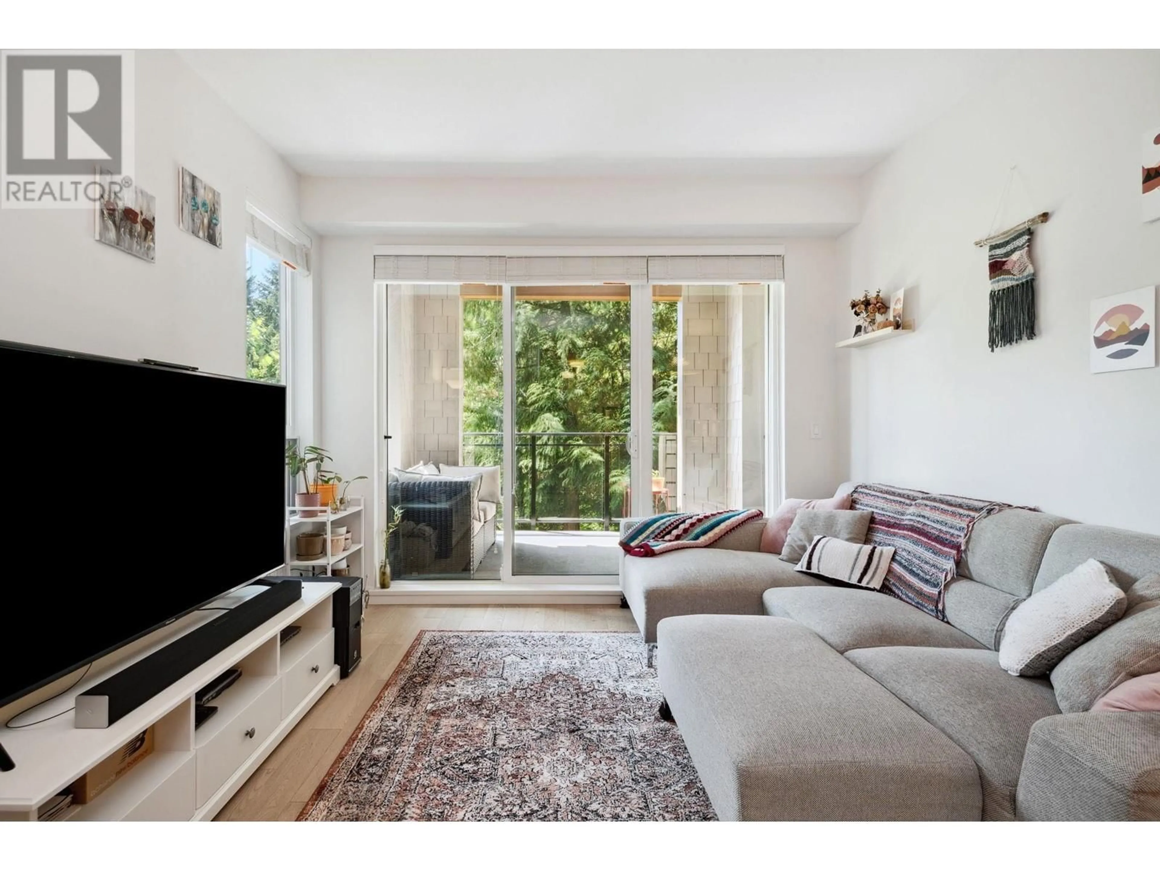 Living room, wood floors for 305 3399 NOEL DRIVE, Burnaby British Columbia V3J0G8