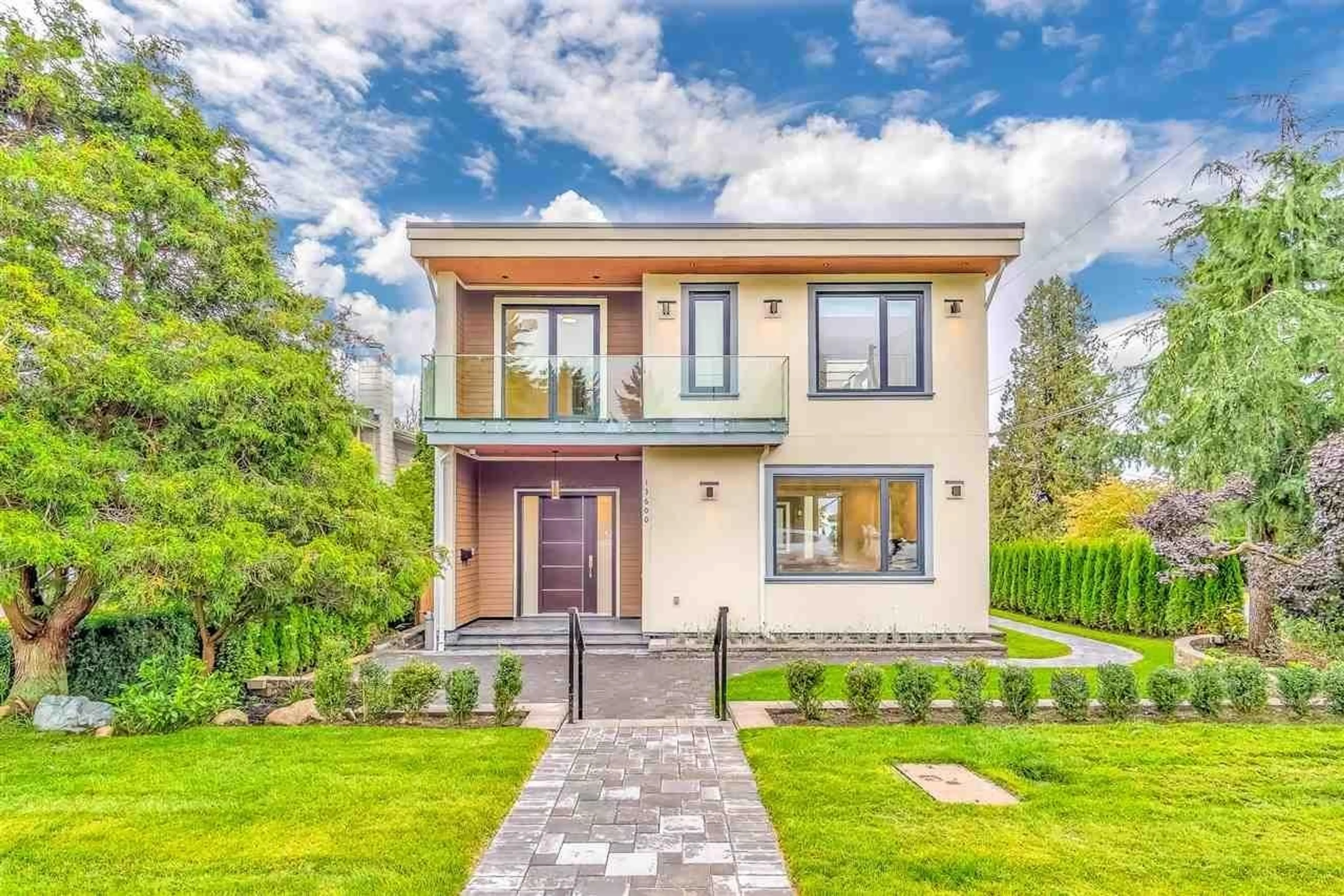 Home with brick exterior material for 13600 BLACKBURN AVENUE, White Rock British Columbia V4B2Y8