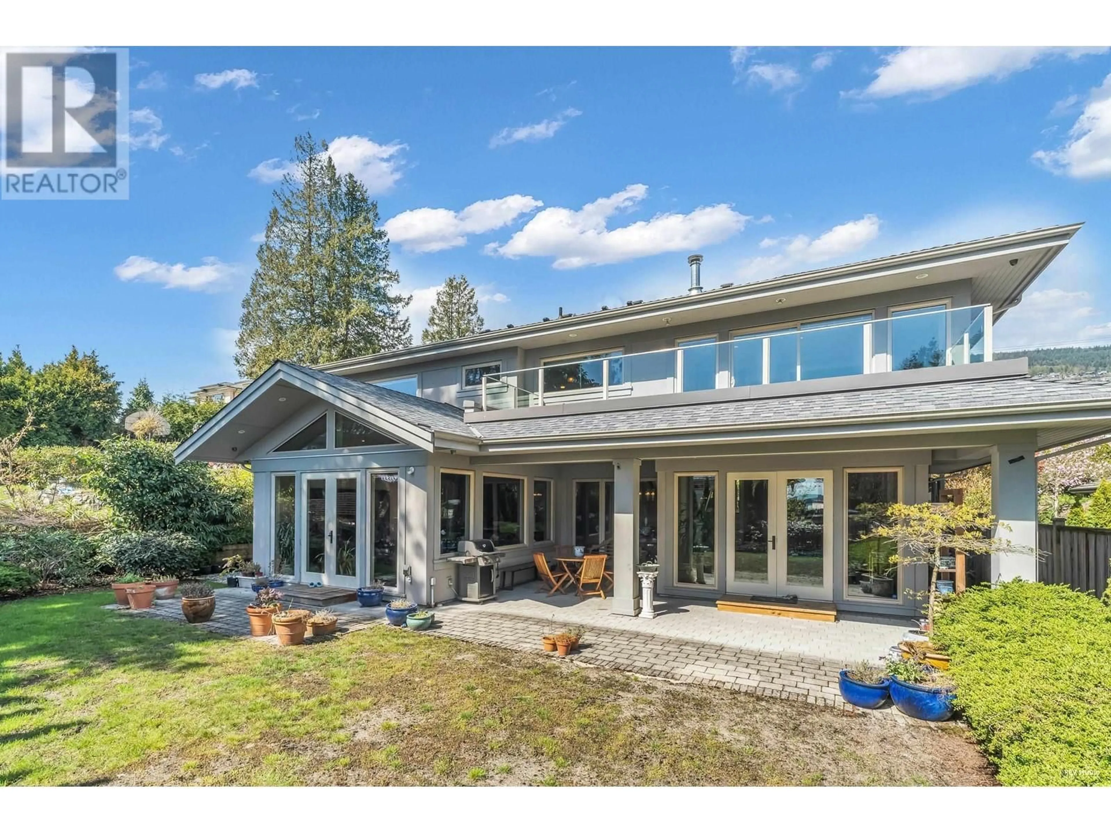 Frontside or backside of a home, cottage for 2566 MARINE DRIVE, West Vancouver British Columbia V7V1L4