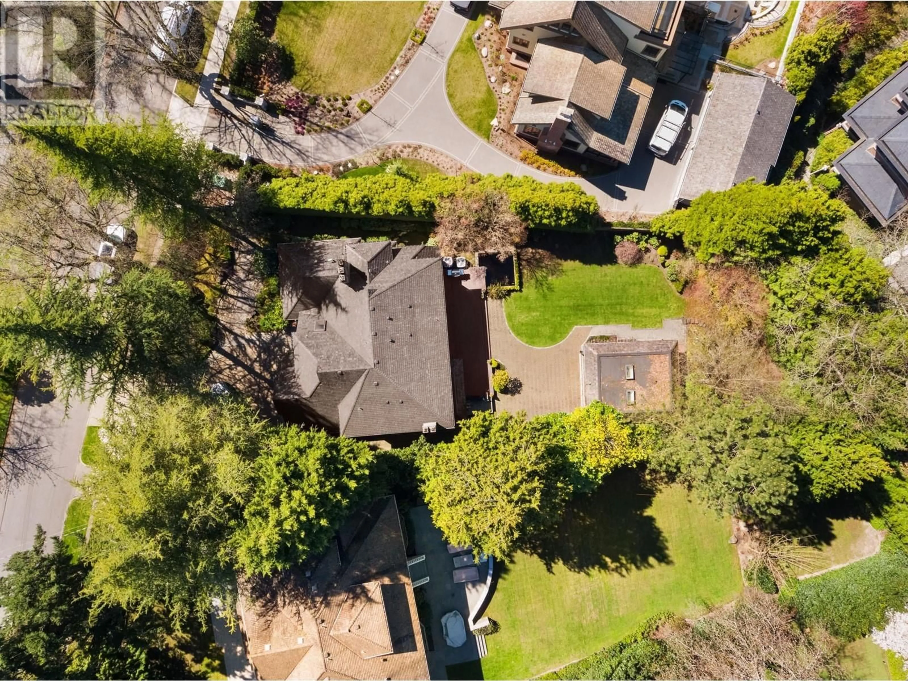 A pic from outside/outdoor area/front of a property/back of a property/a pic from drone, street for 1433 ANGUS DRIVE, Vancouver British Columbia V6H1V2
