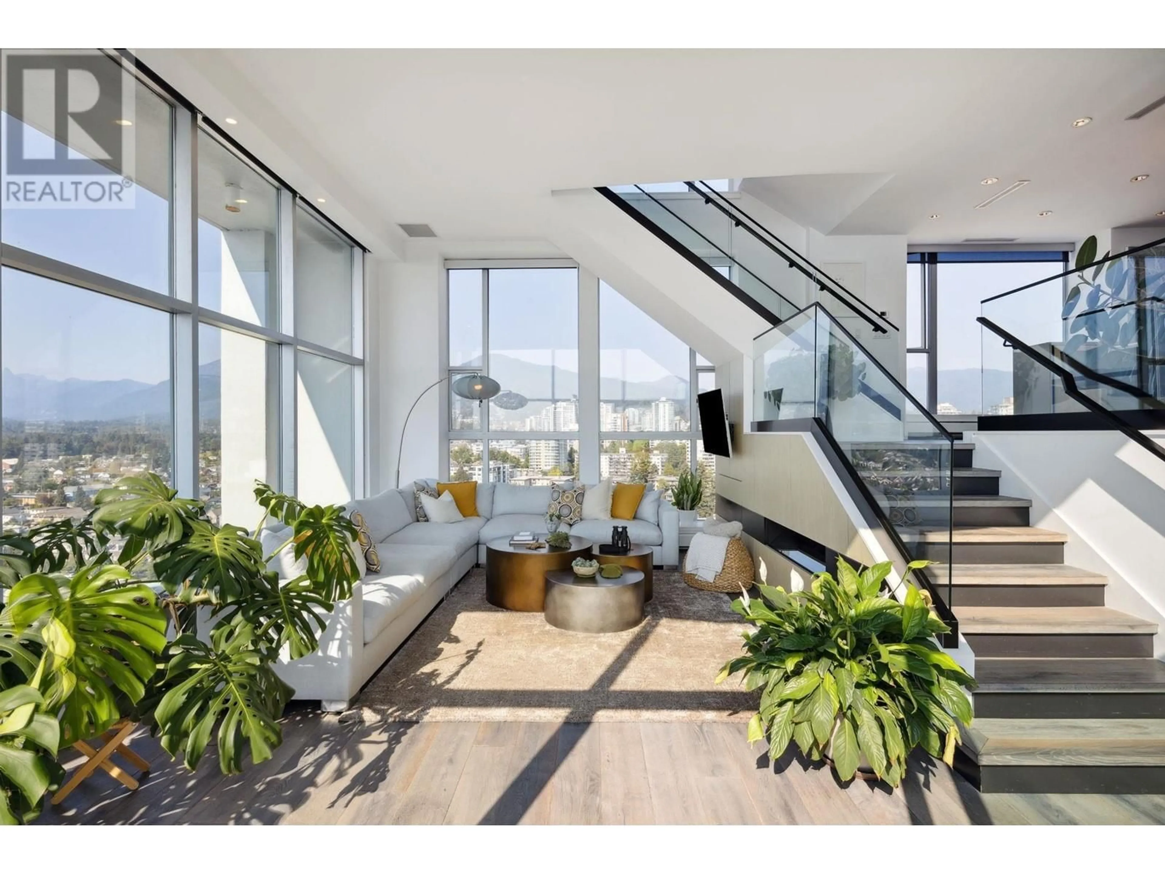 Indoor foyer, wood floors for PH 2901 120 W 2ND STREET, North Vancouver British Columbia V7M1C3