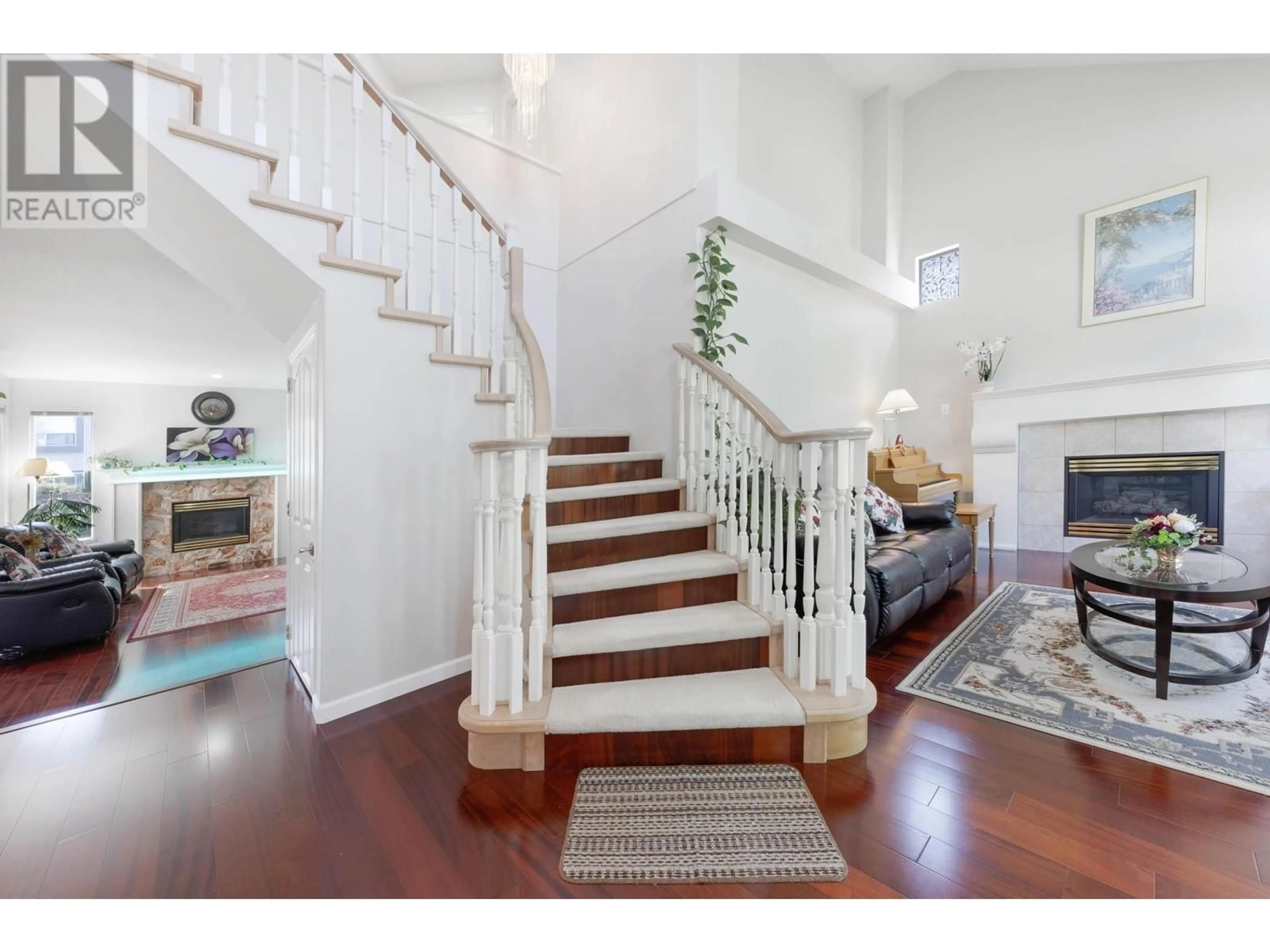 Indoor entryway, wood floors for 1278 RIVERSIDE DRIVE, Port Coquitlam British Columbia V3B7Y2