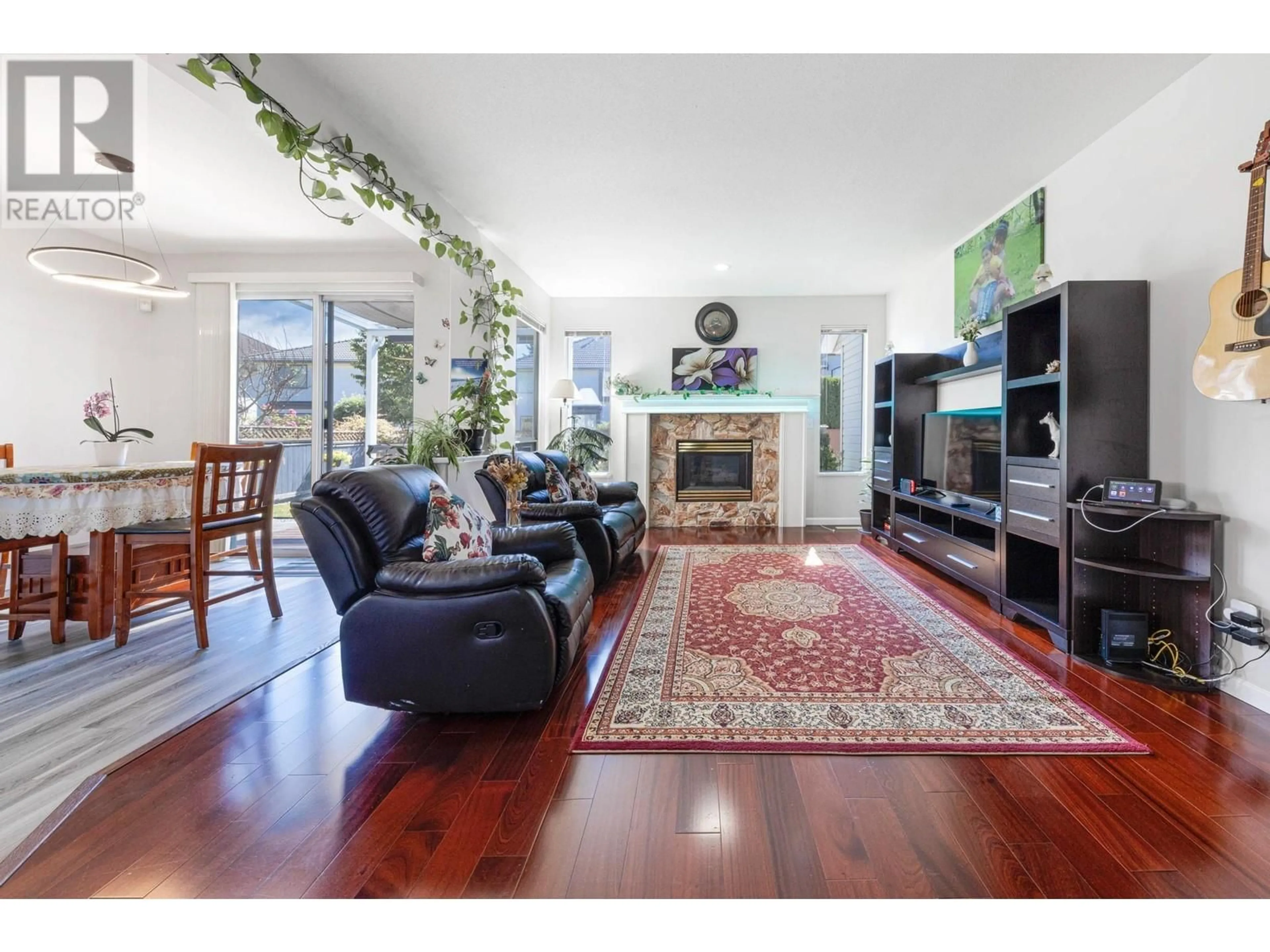 Living room, wood floors for 1278 RIVERSIDE DRIVE, Port Coquitlam British Columbia V3B7Y2