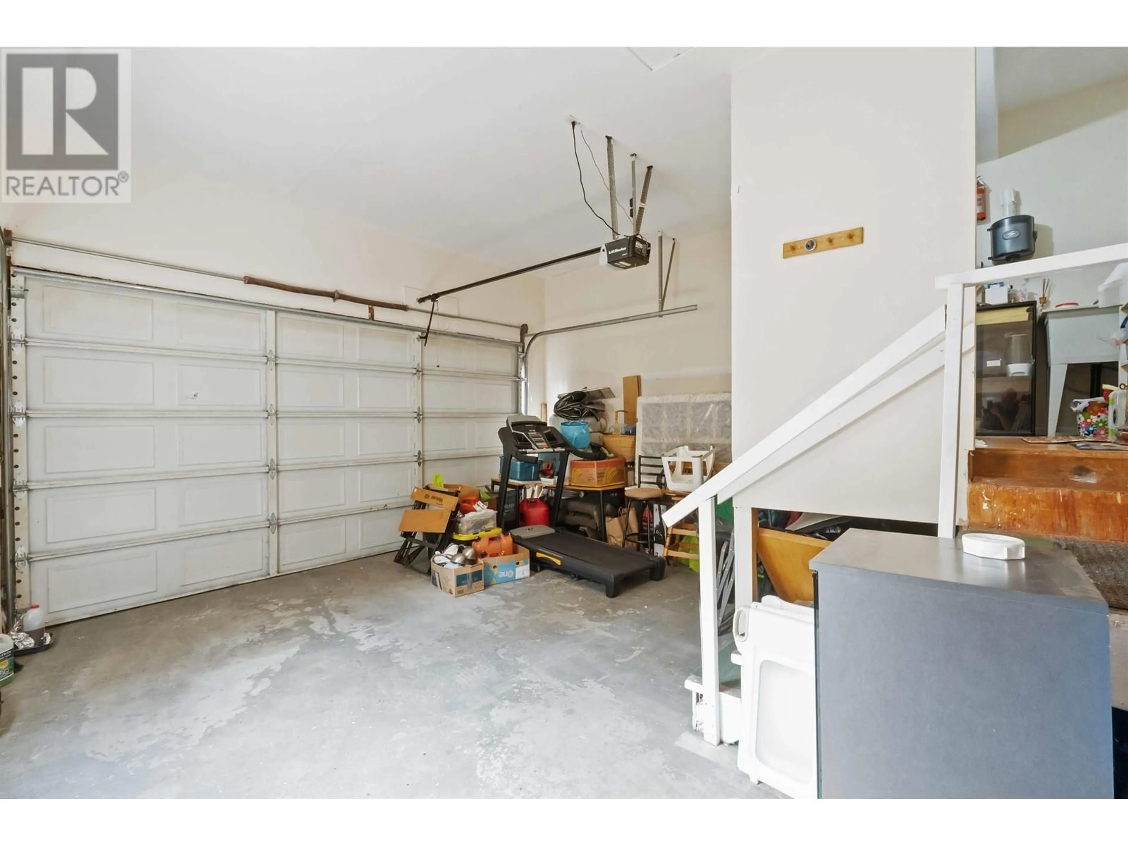 Indoor garage, cement floor for 22537 BRICKWOOD CLOSE, Maple Ridge British Columbia V2X9J5