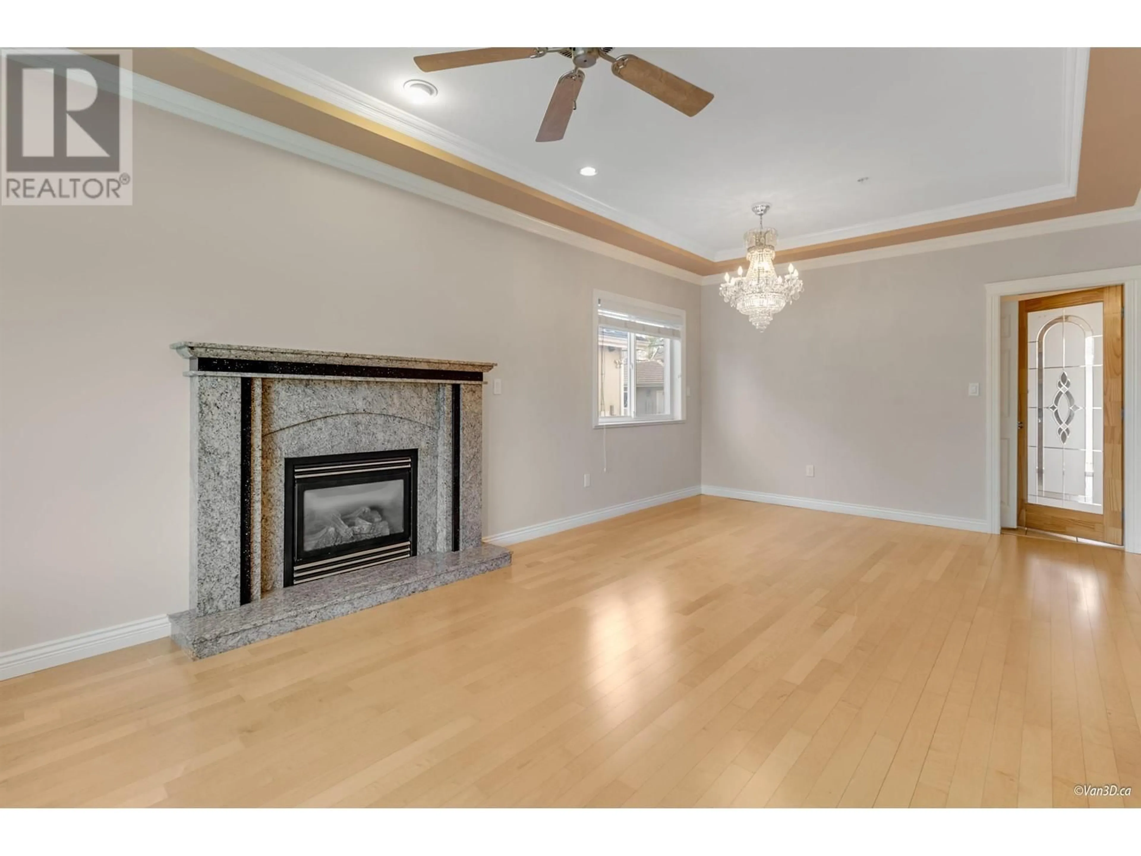 Living room, wood floors for 229 W 41ST AVENUE, Vancouver British Columbia V5Y2S3