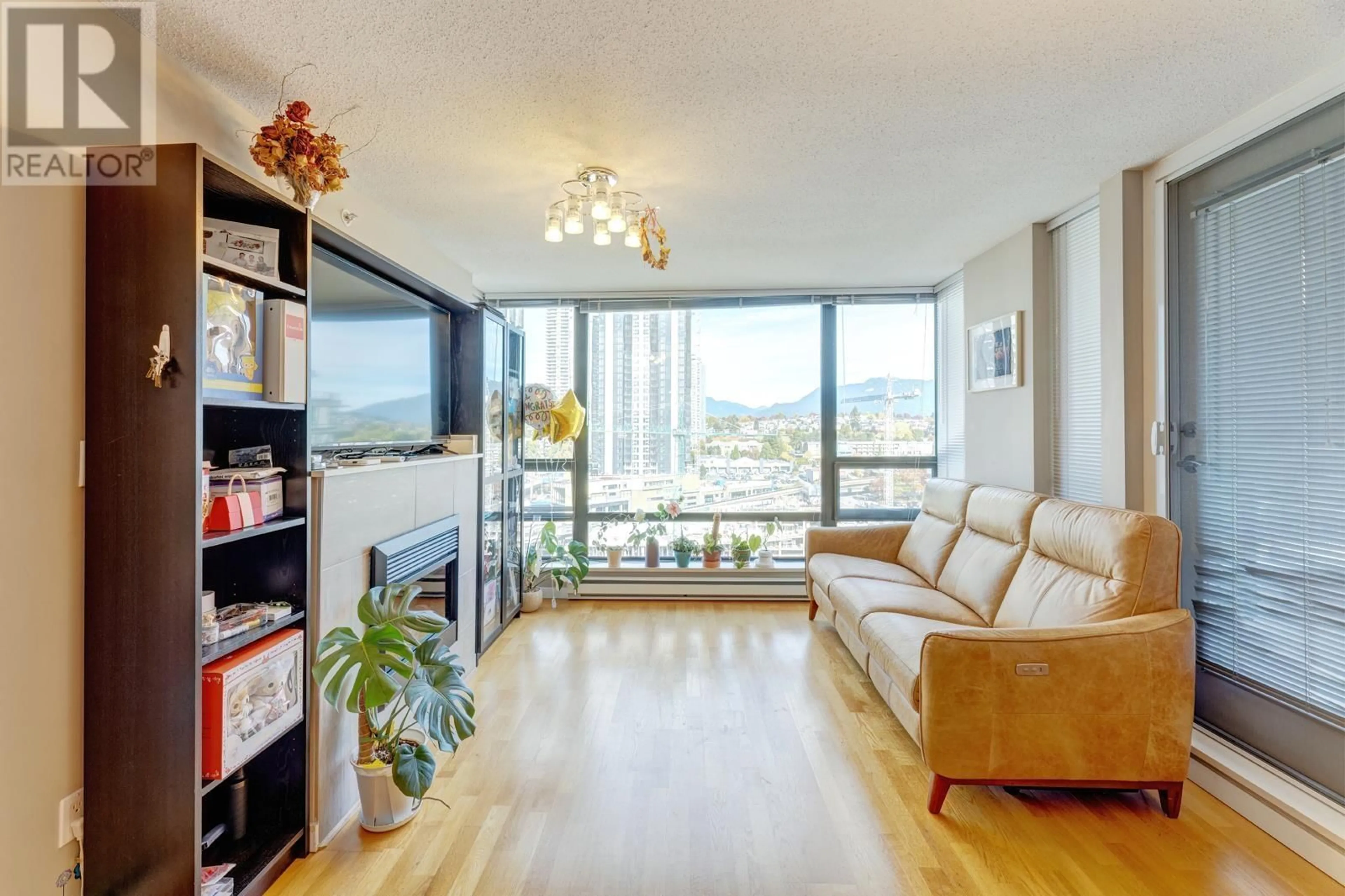 Living room, wood floors for 1708 4178 DAWSON STREET, Burnaby British Columbia V5C0A1