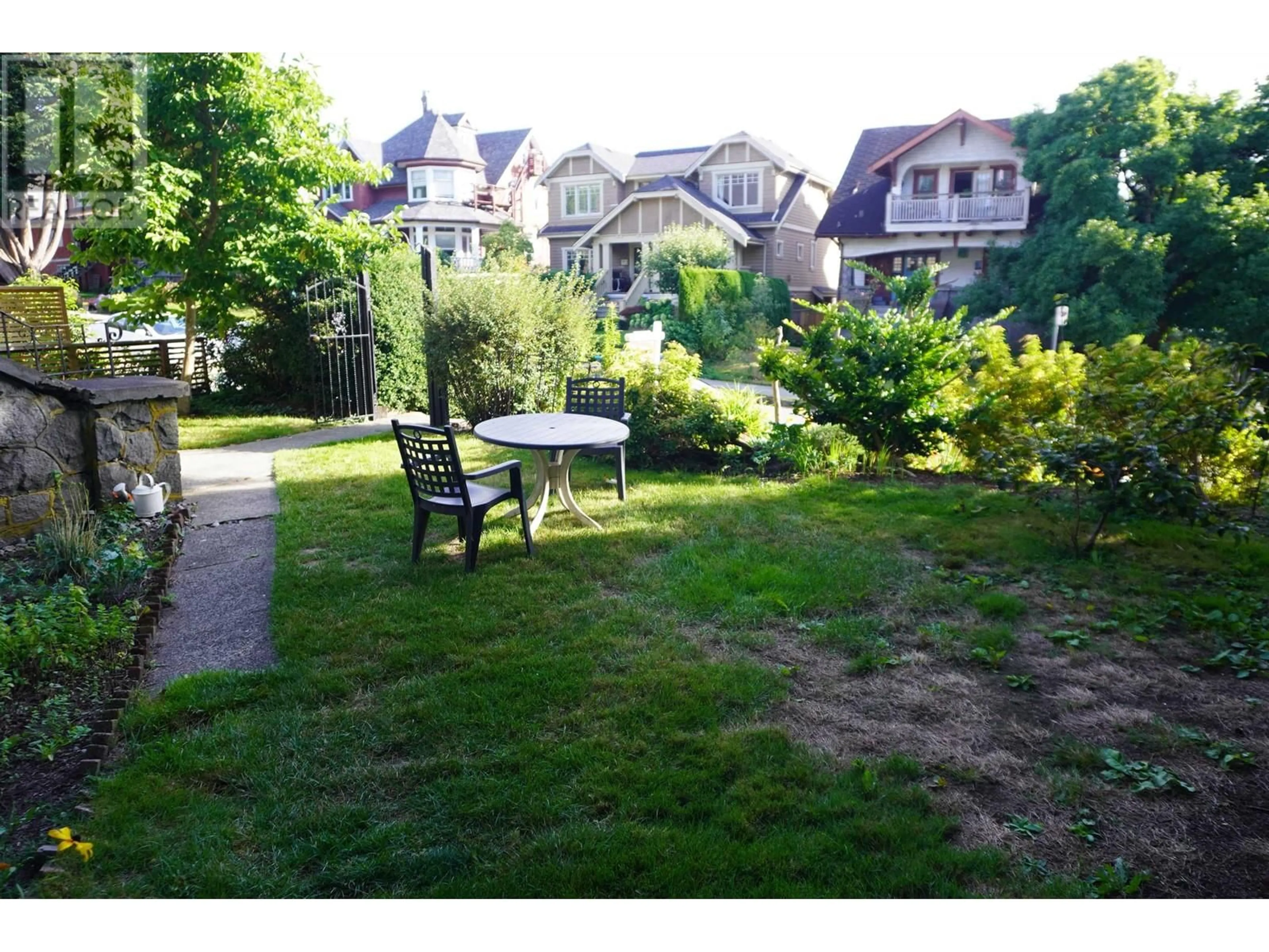 Patio for 2575 W 3RD AVENUE, Vancouver British Columbia V6K1M2