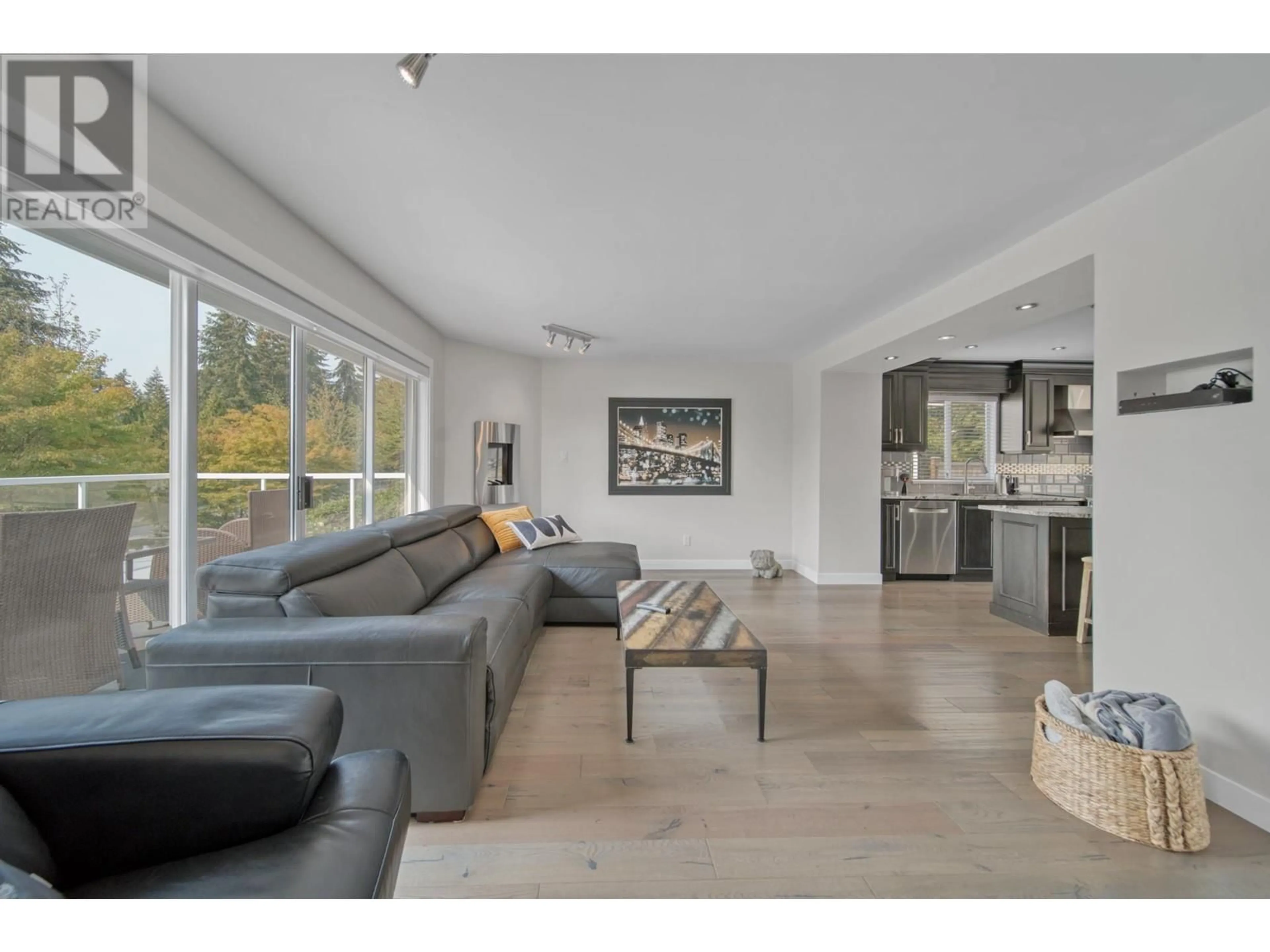 Living room, wood floors for 2609 PANORAMA DRIVE, Coquitlam British Columbia V3E2W1