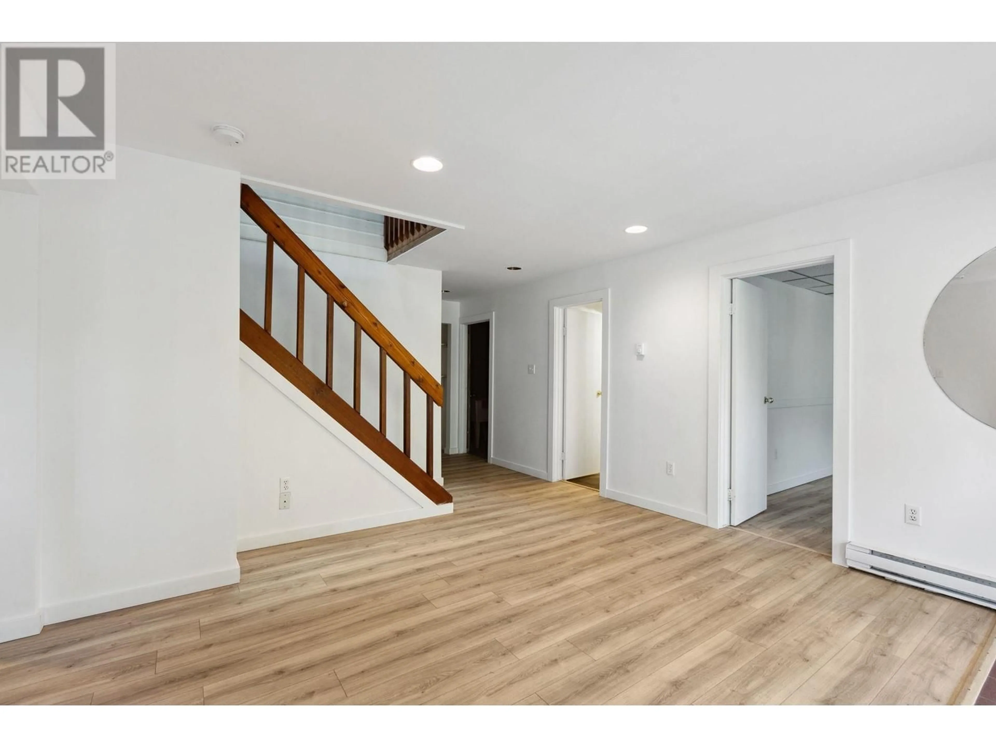 Indoor entryway, wood floors for 1257 ADAMS ROAD, Bowen Island British Columbia V0N1G2