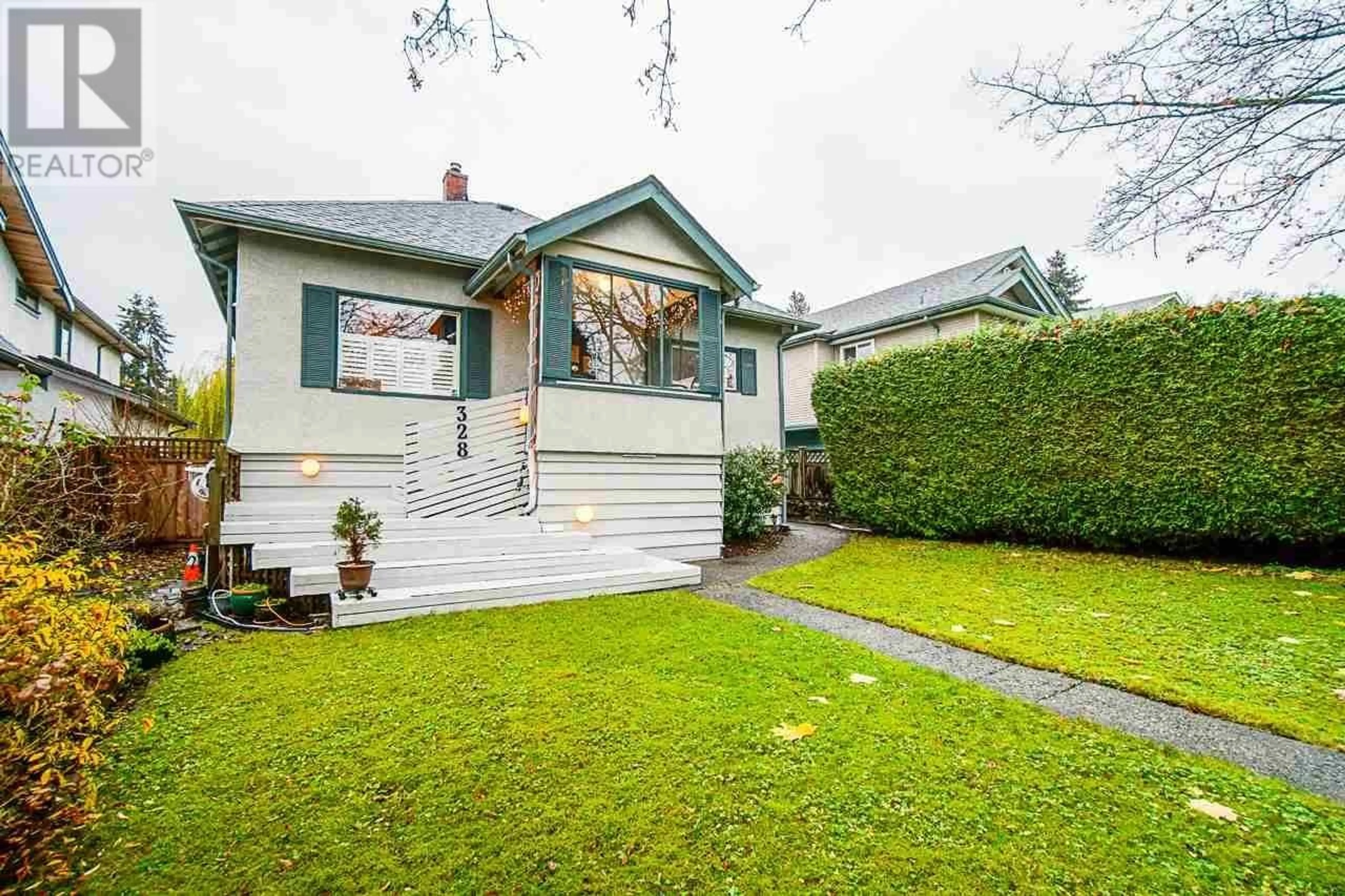 Frontside or backside of a home, cottage for 328 W 17TH STREET, North Vancouver British Columbia V7M1V8