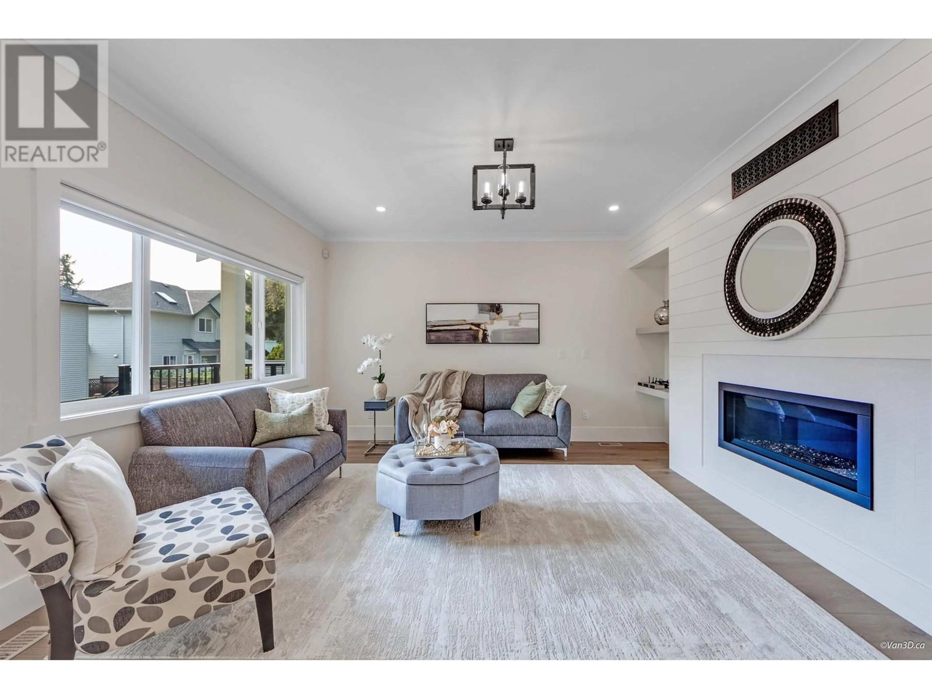 Living room, wood floors for 2428 CHILCOTT AVENUE, Port Coquitlam British Columbia V3B1Y3