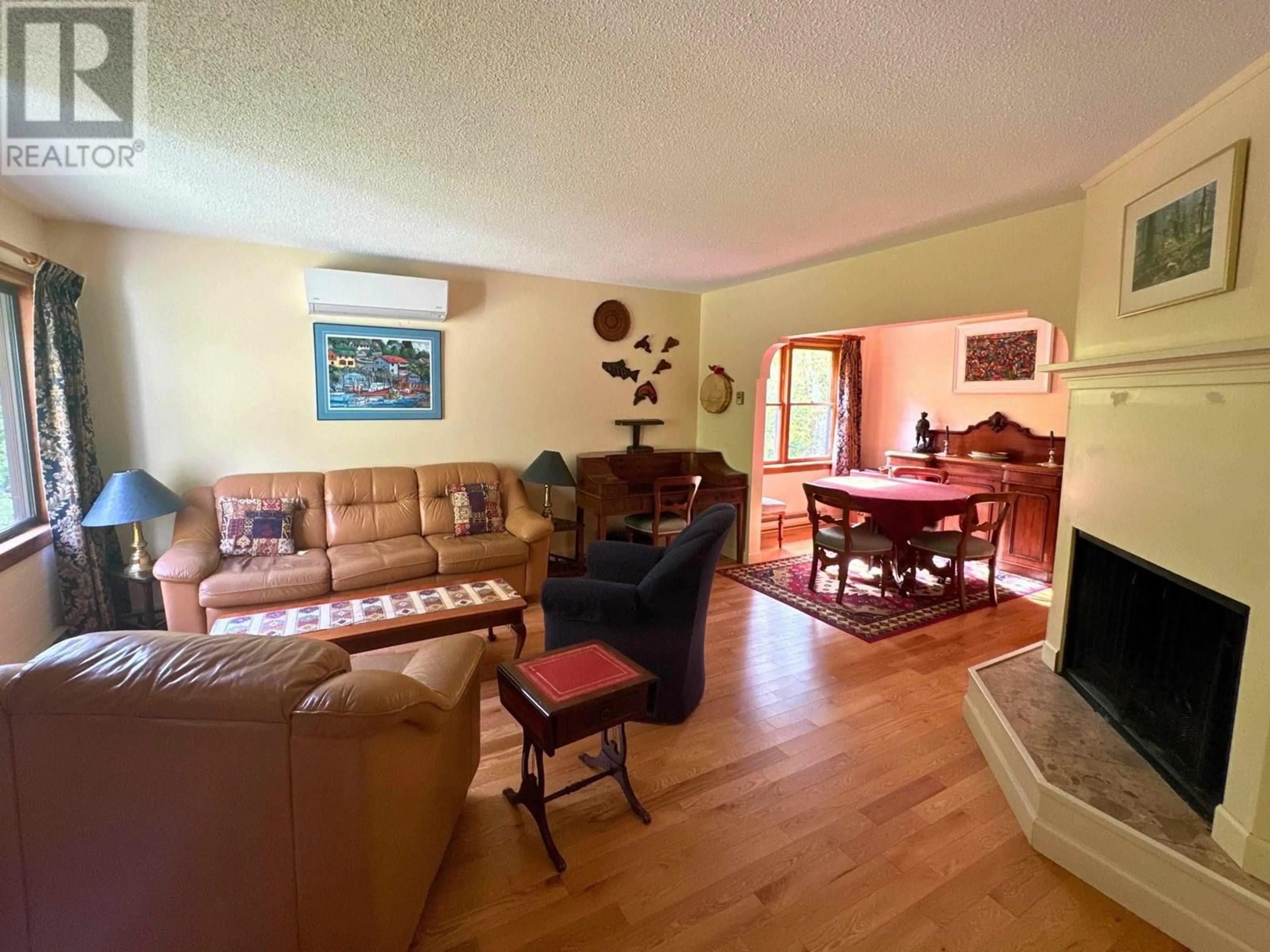 Living room, wood floors for 1171 ROBERTS CREEK ROAD, Roberts Creek British Columbia V0N2W2