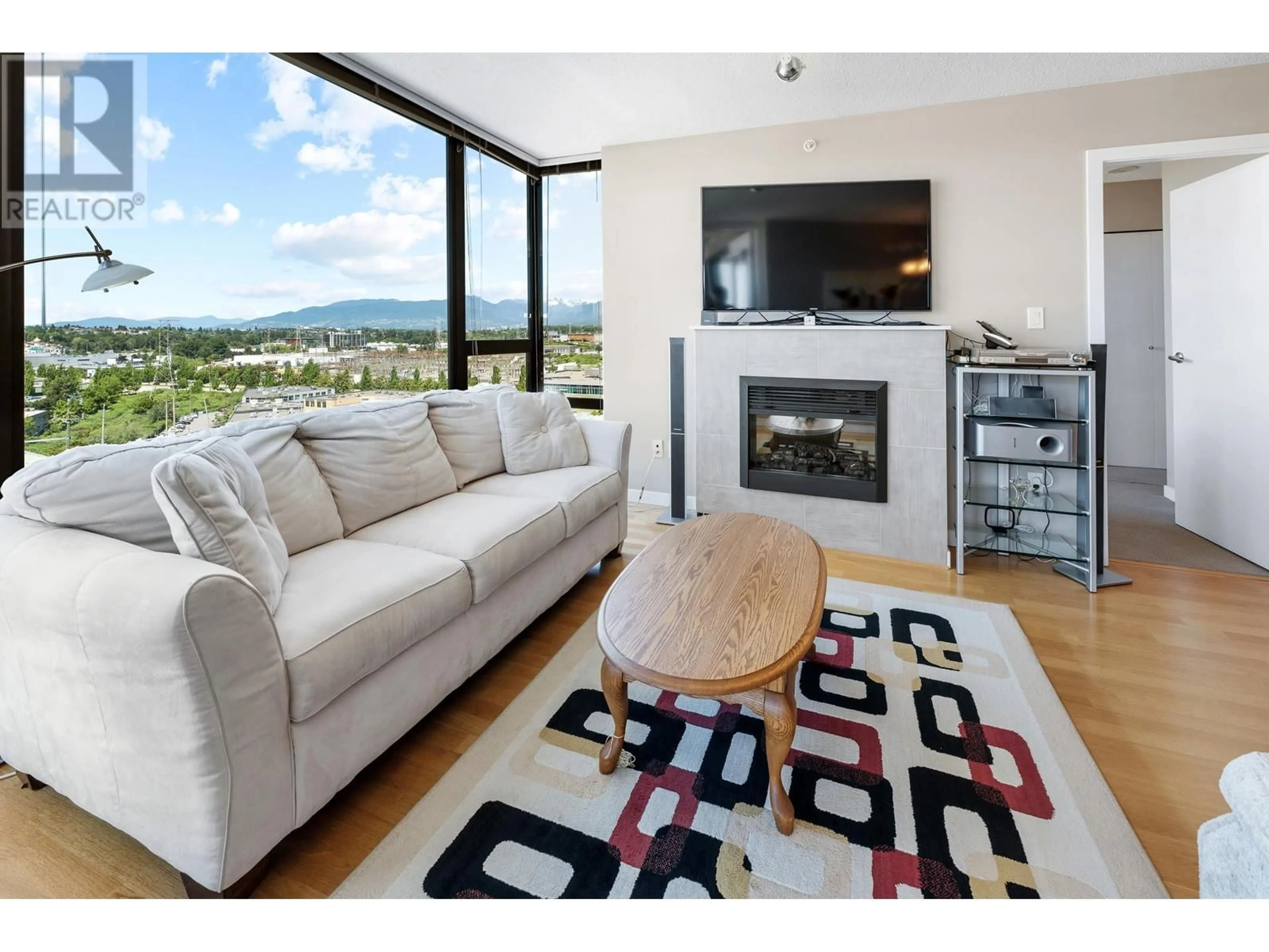 Living room, wood floors for 1408 4118 DAWSON STREET, Burnaby British Columbia V5C0A3