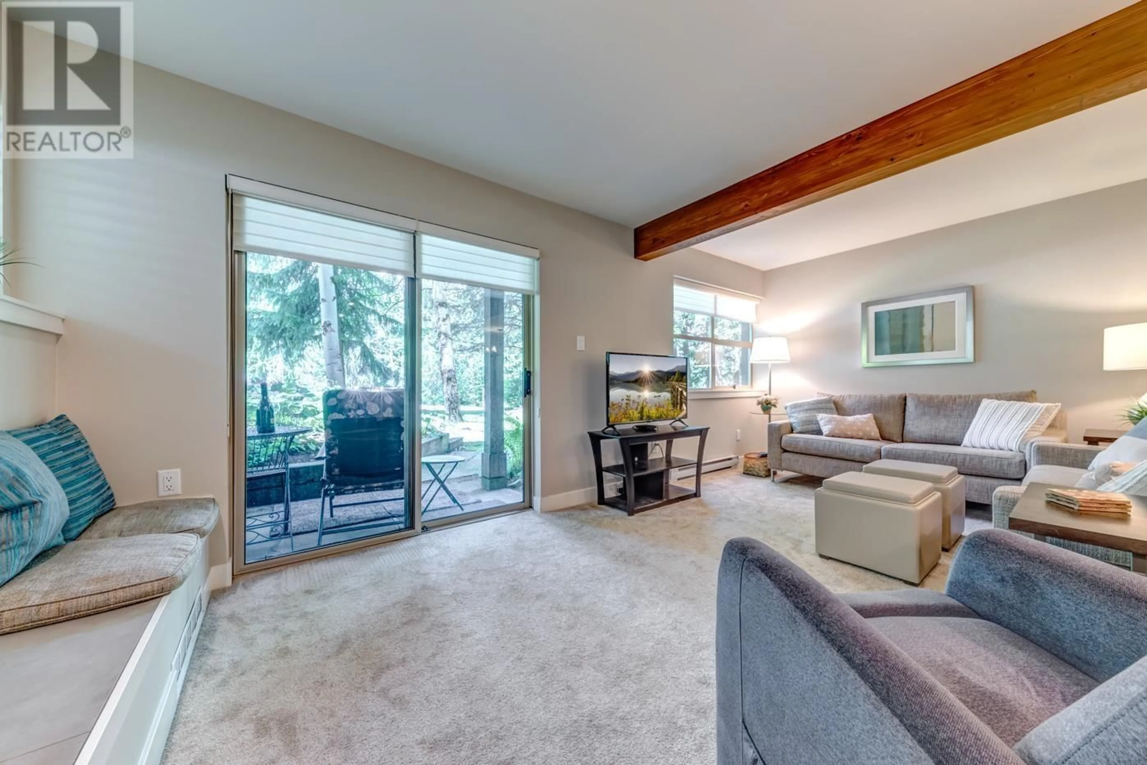 Living room, carpet floors for 6 4737 SPEARHEAD DRIVE, Whistler British Columbia V8E1E7