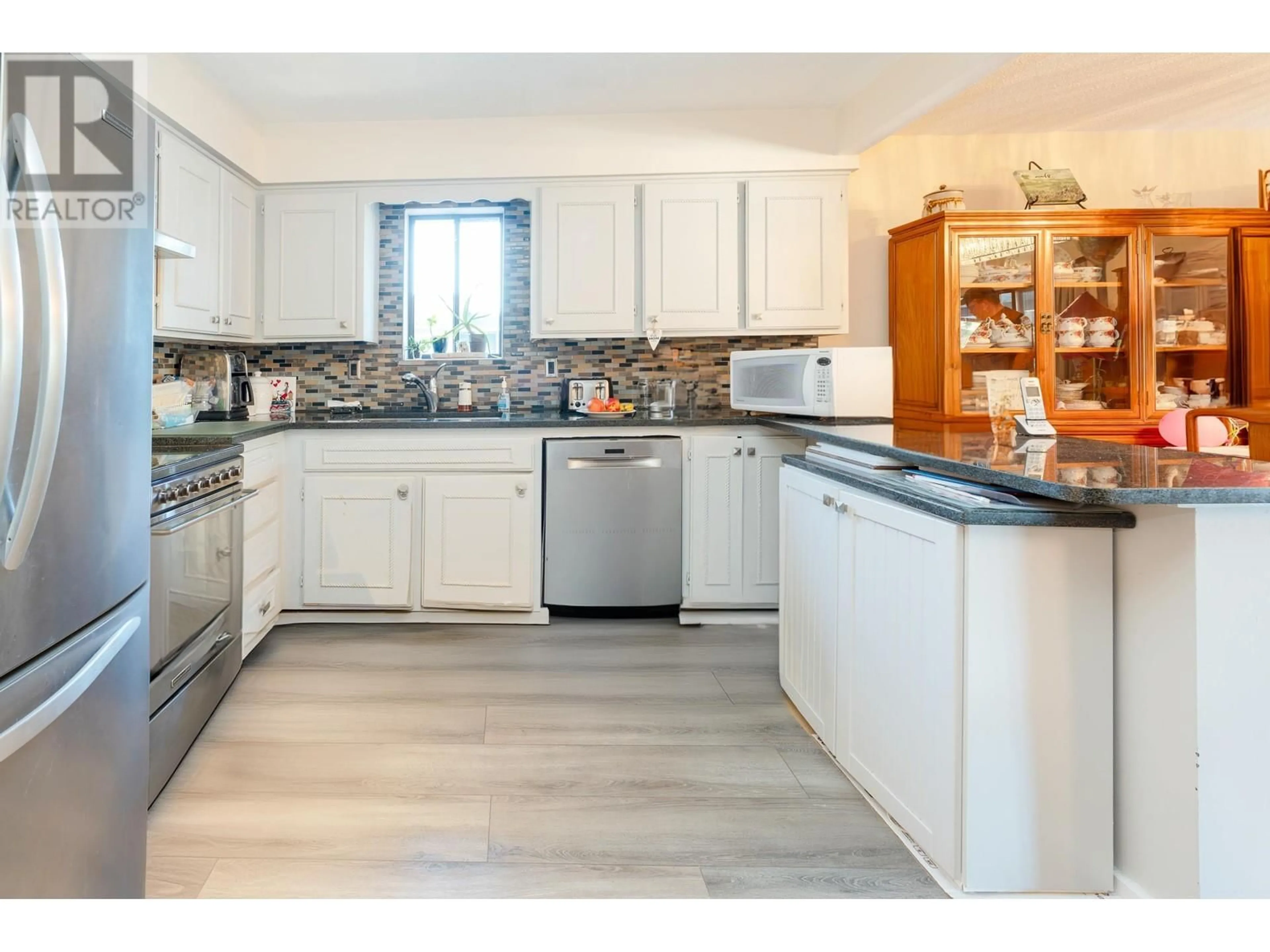 Open concept kitchen for 1725 PITT RIVER ROAD, Port Coquitlam British Columbia V3C1P5