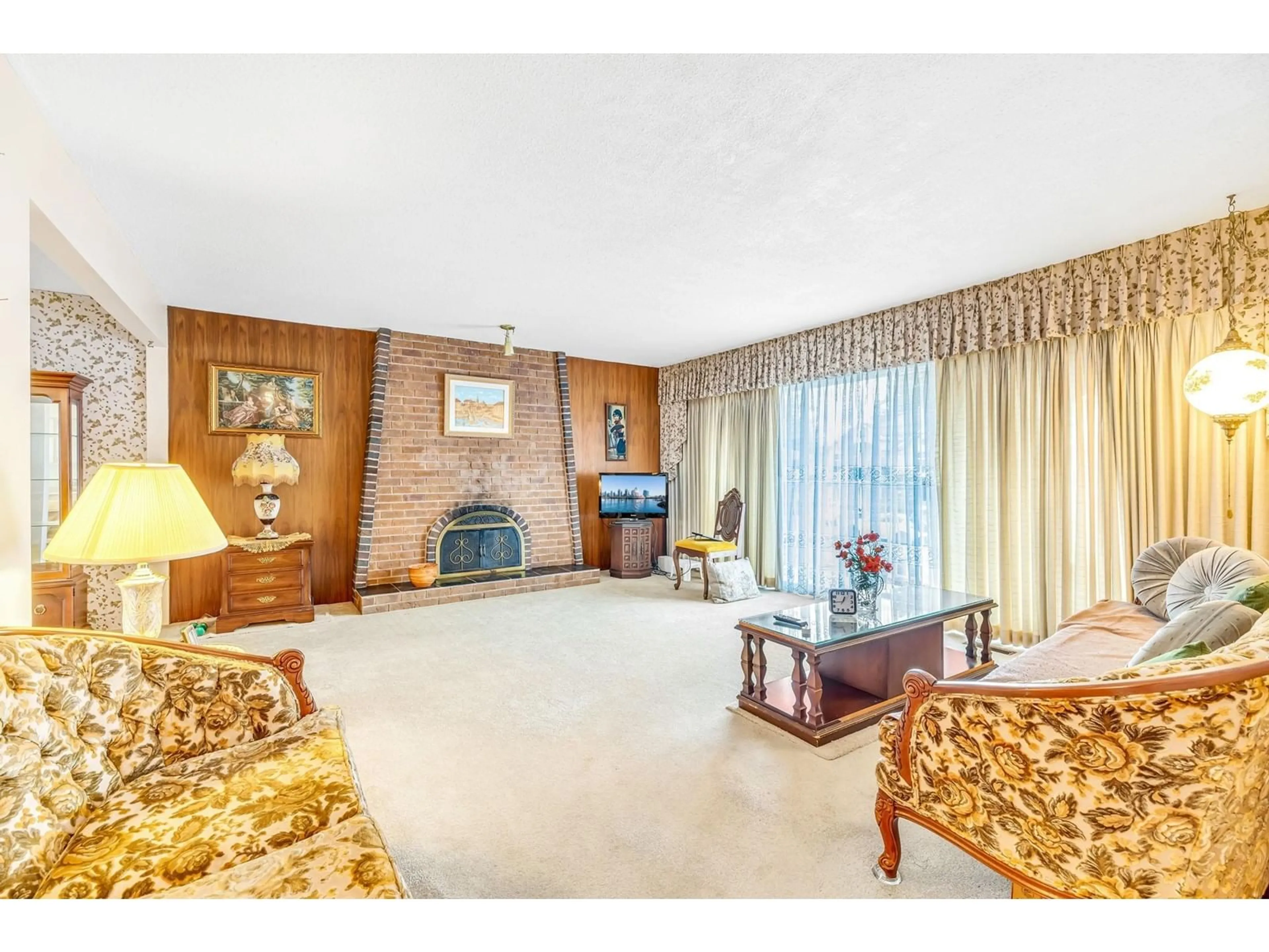 Living room with furniture, unknown for 13886 78, Surrey British Columbia V3W5Z7