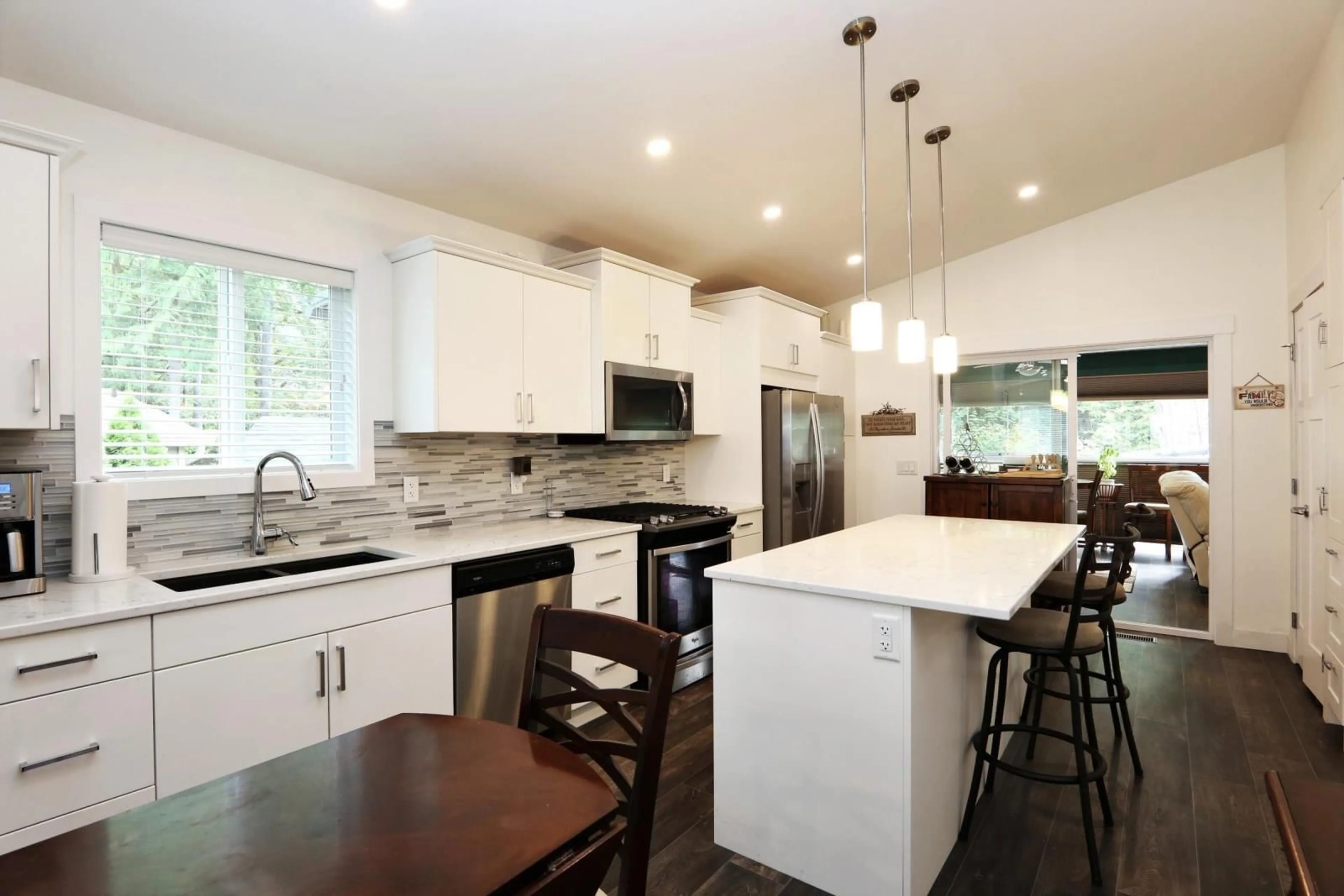 Open concept kitchen, unknown for 74 - 53480 BRIDAL FALLS ROAD, Chilliwack British Columbia V0X1X1