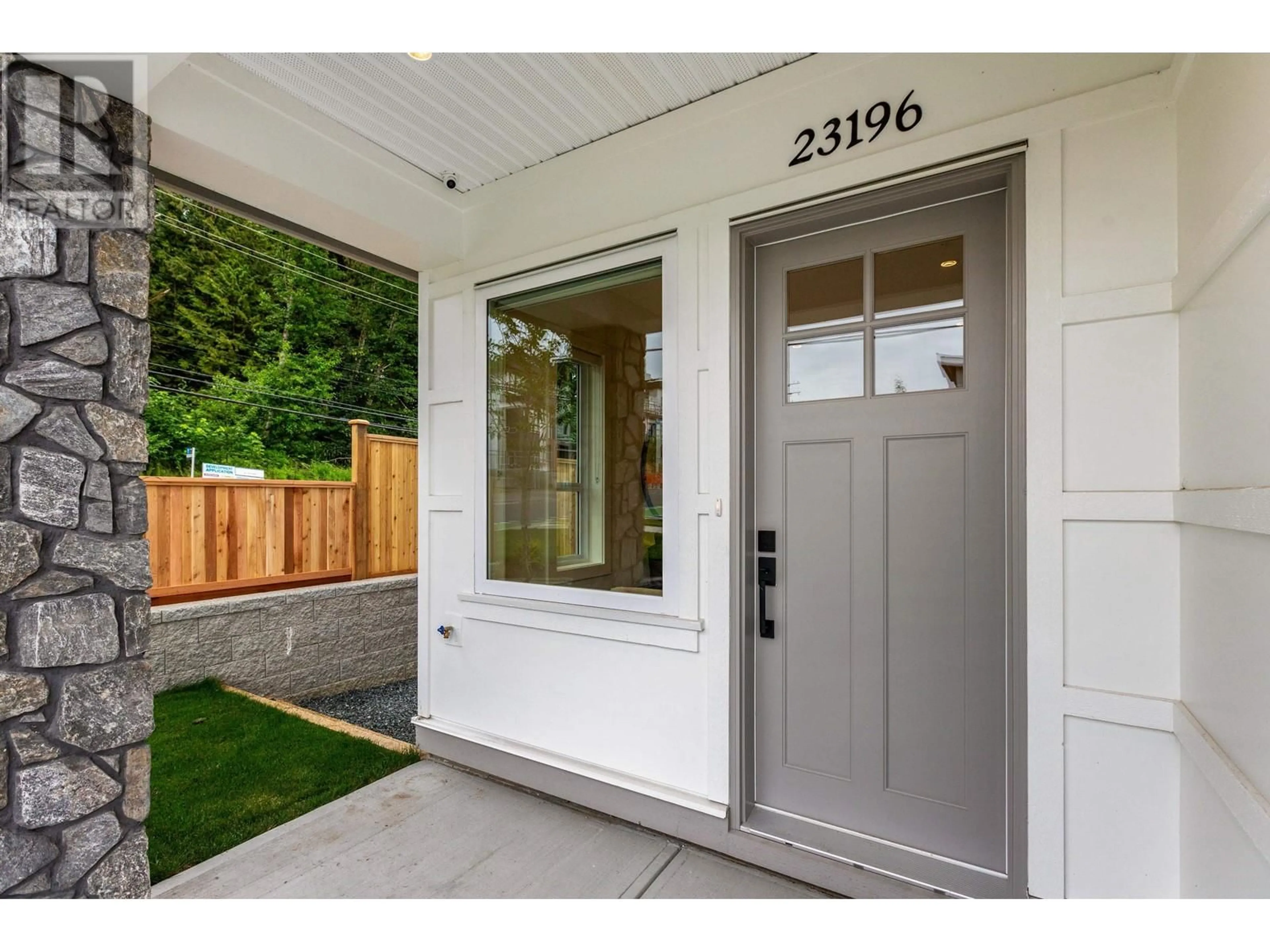 Indoor entryway, wood floors for 23196 136 AVENUE, Maple Ridge British Columbia V4R2R5