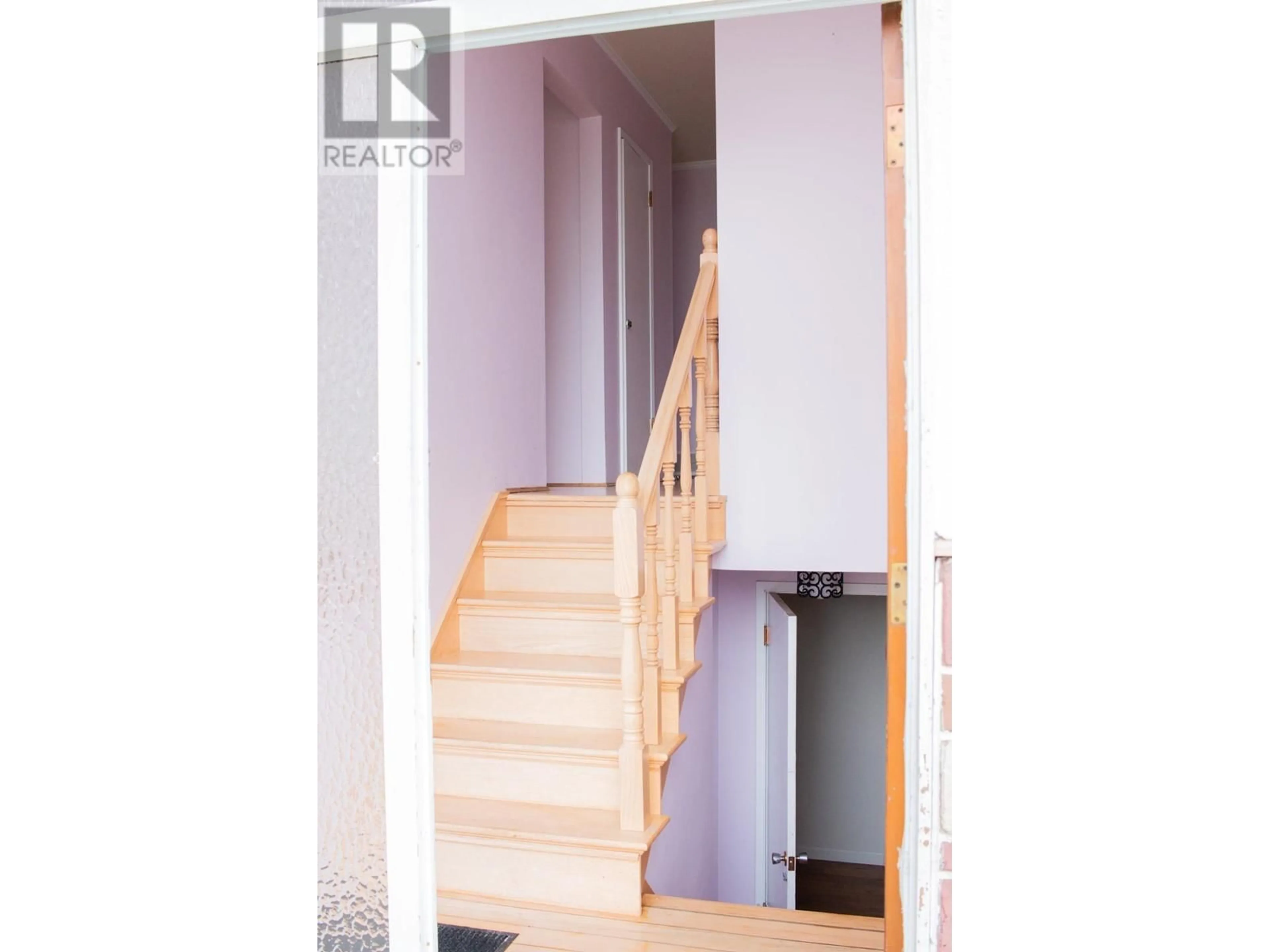 Stairs for 2763 ROSEMONT DRIVE, Vancouver British Columbia V5S2C6