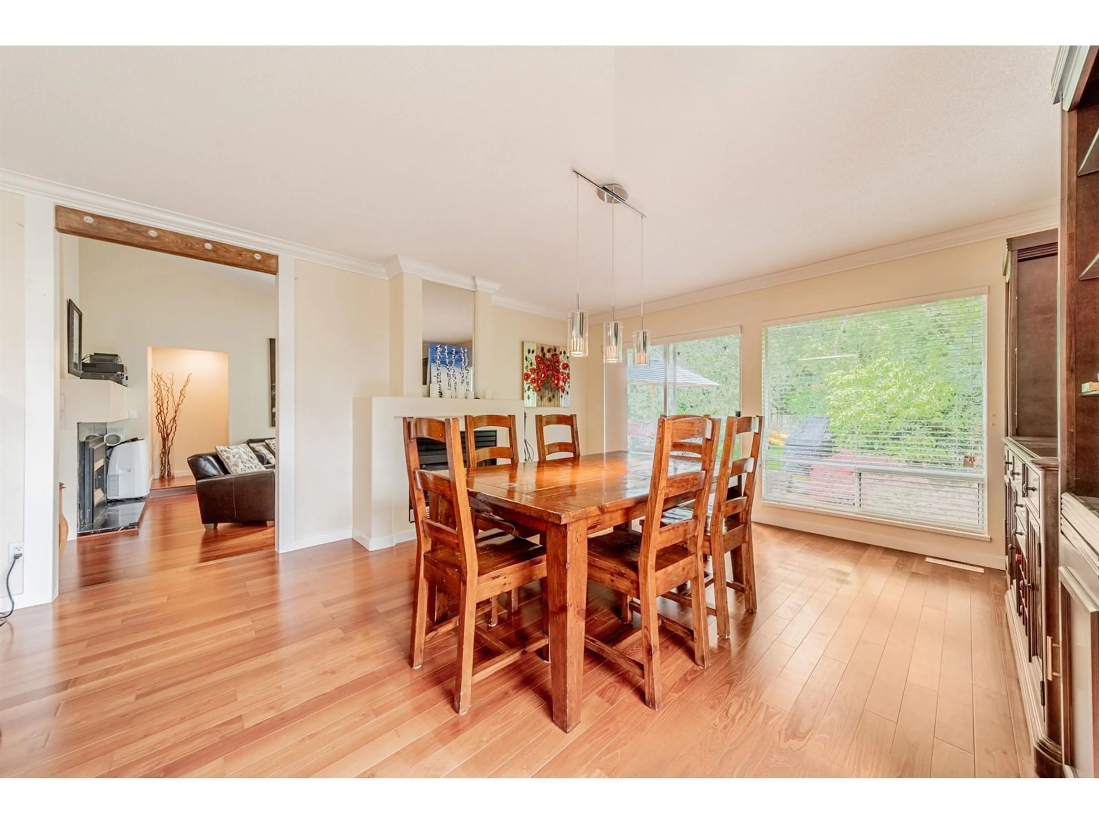 Dining room, wood/laminate floor for 14636 18 AVENUE, Surrey British Columbia V4A7R3