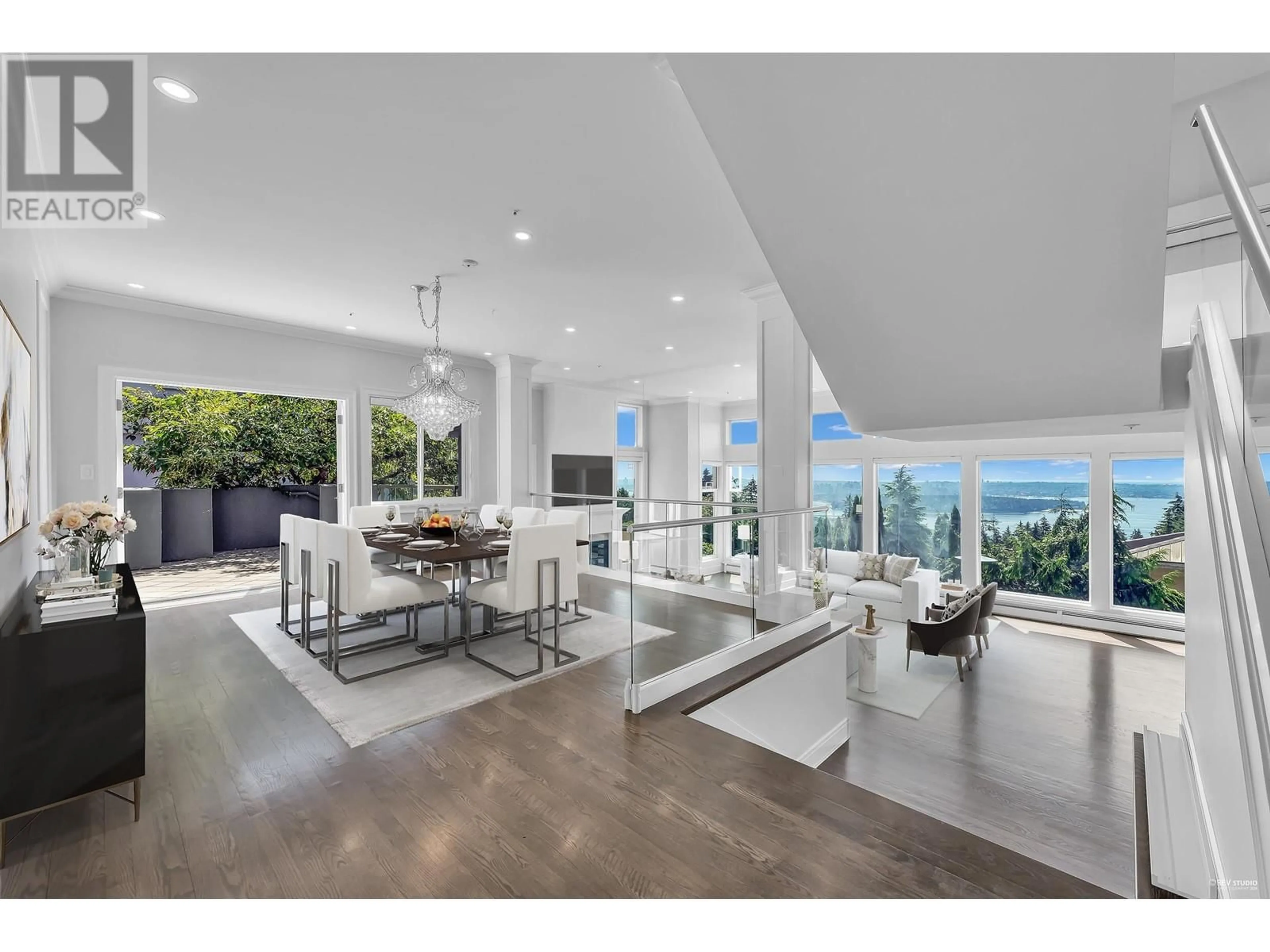 Living room, wood floors for 2611 WESTHILL WAY, West Vancouver British Columbia V7S3G9