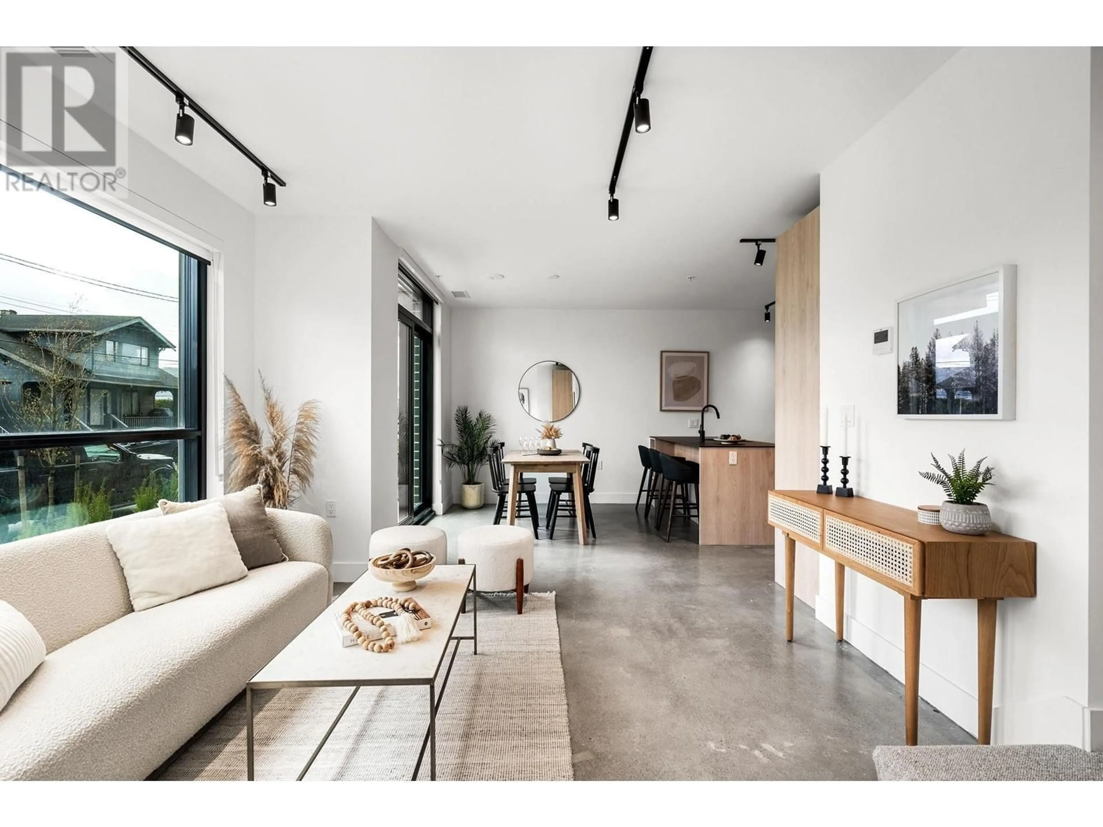 Living room, wood floors for 4019 FLEMING STREET, Vancouver British Columbia V5N3W3