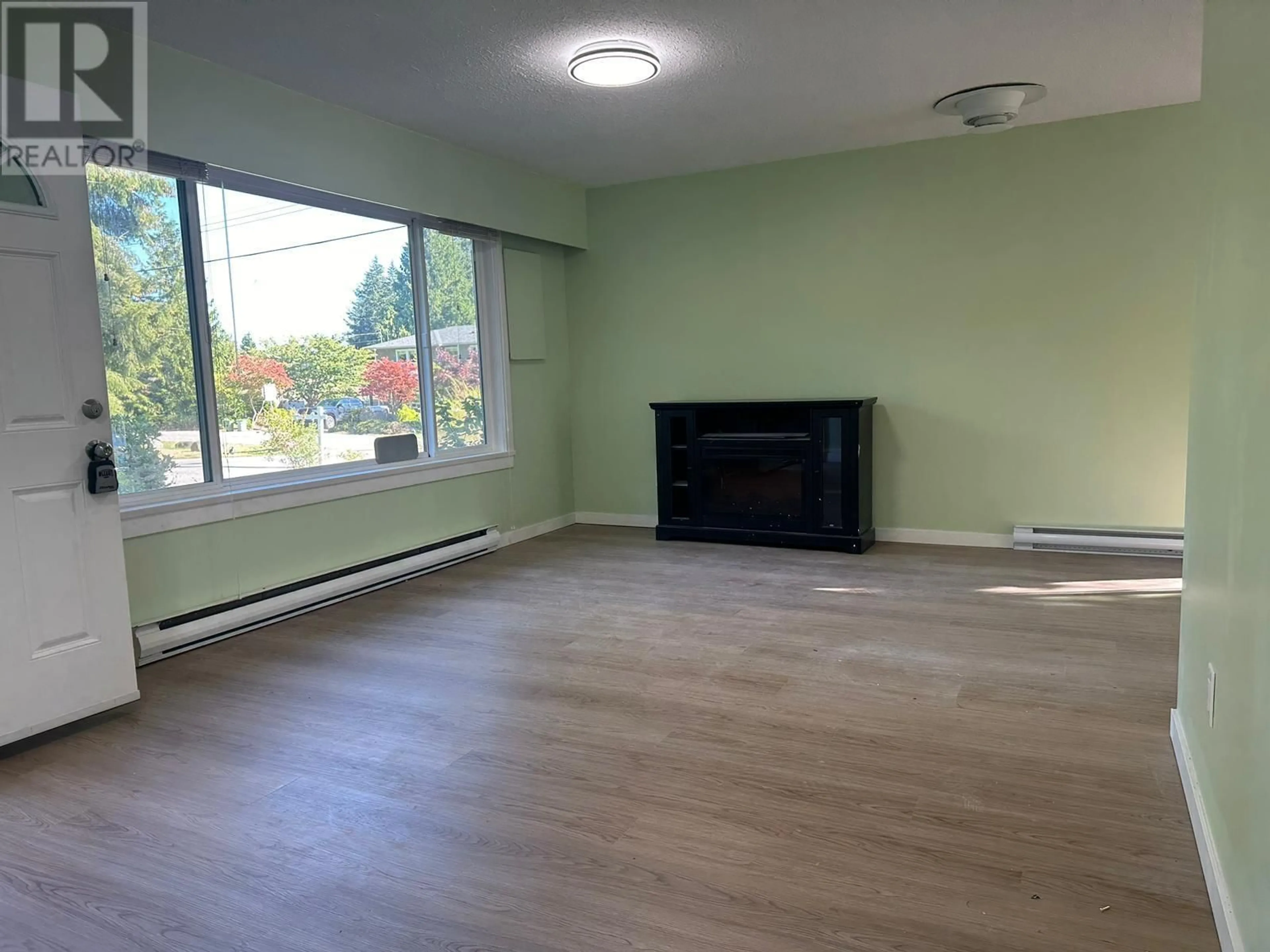 A pic of a room, wood floors for 537 VETERANS ROAD, Gibsons British Columbia V0N1V4