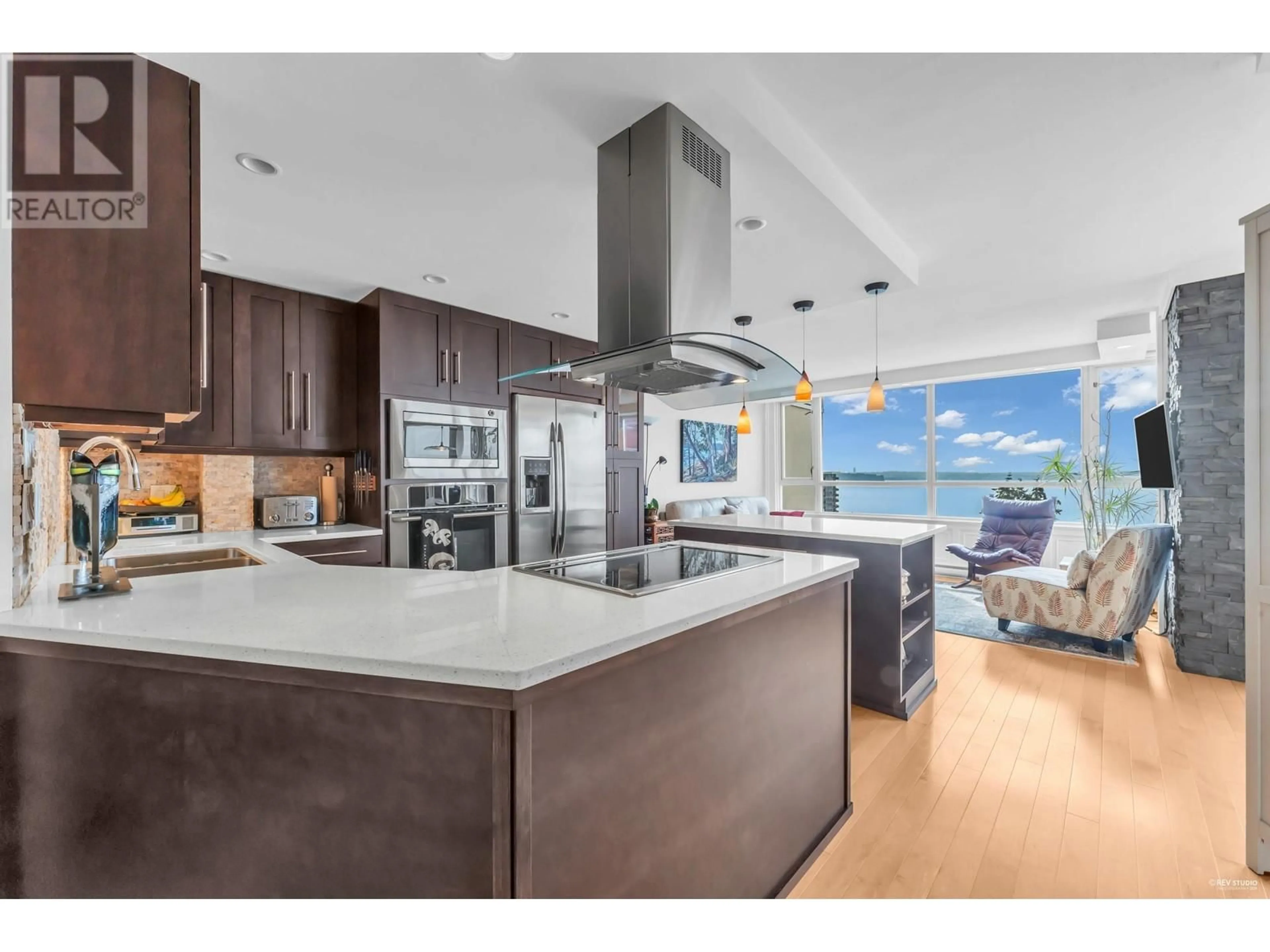 Contemporary kitchen for 1102 2203 BELLEVUE AVENUE, West Vancouver British Columbia V7V4V7