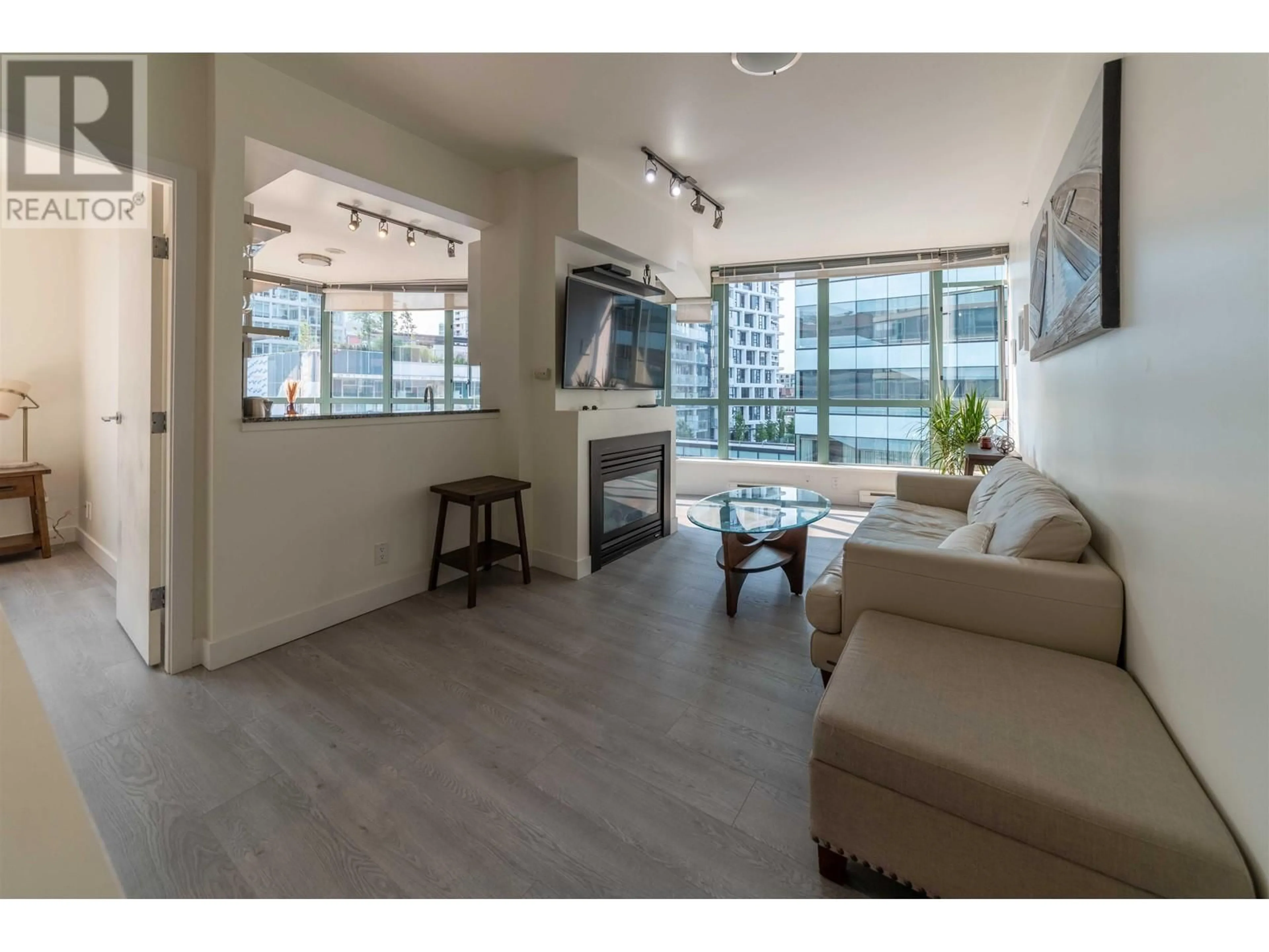 Other indoor space, wood floors for 802 1238 BURRARD STREET, Vancouver British Columbia V6Z3E1